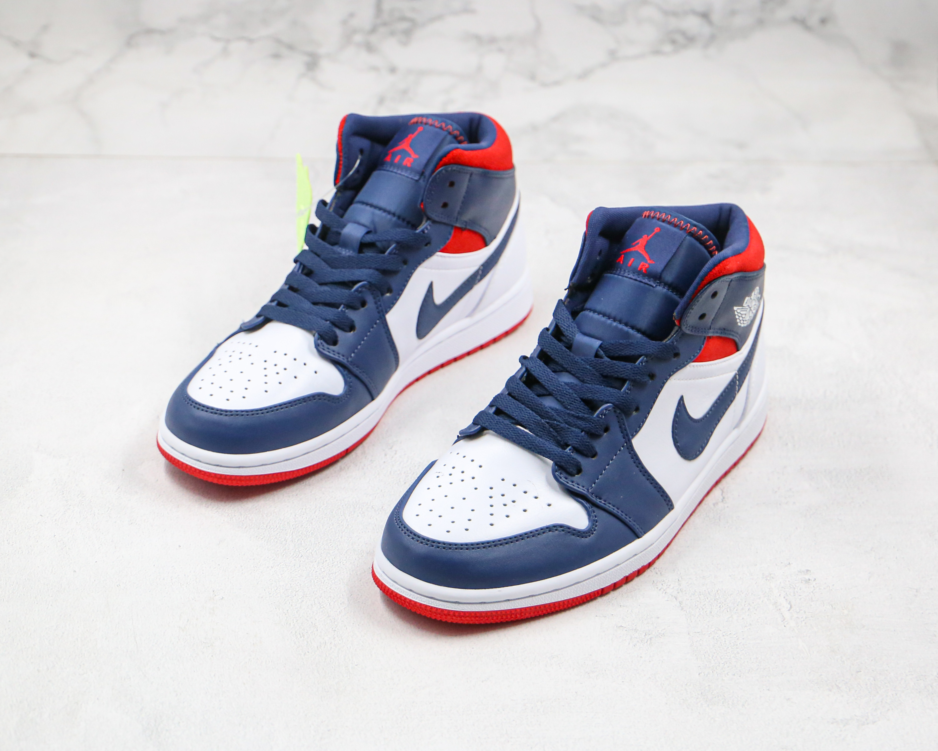 Air Jordan 1 Mid SE USA