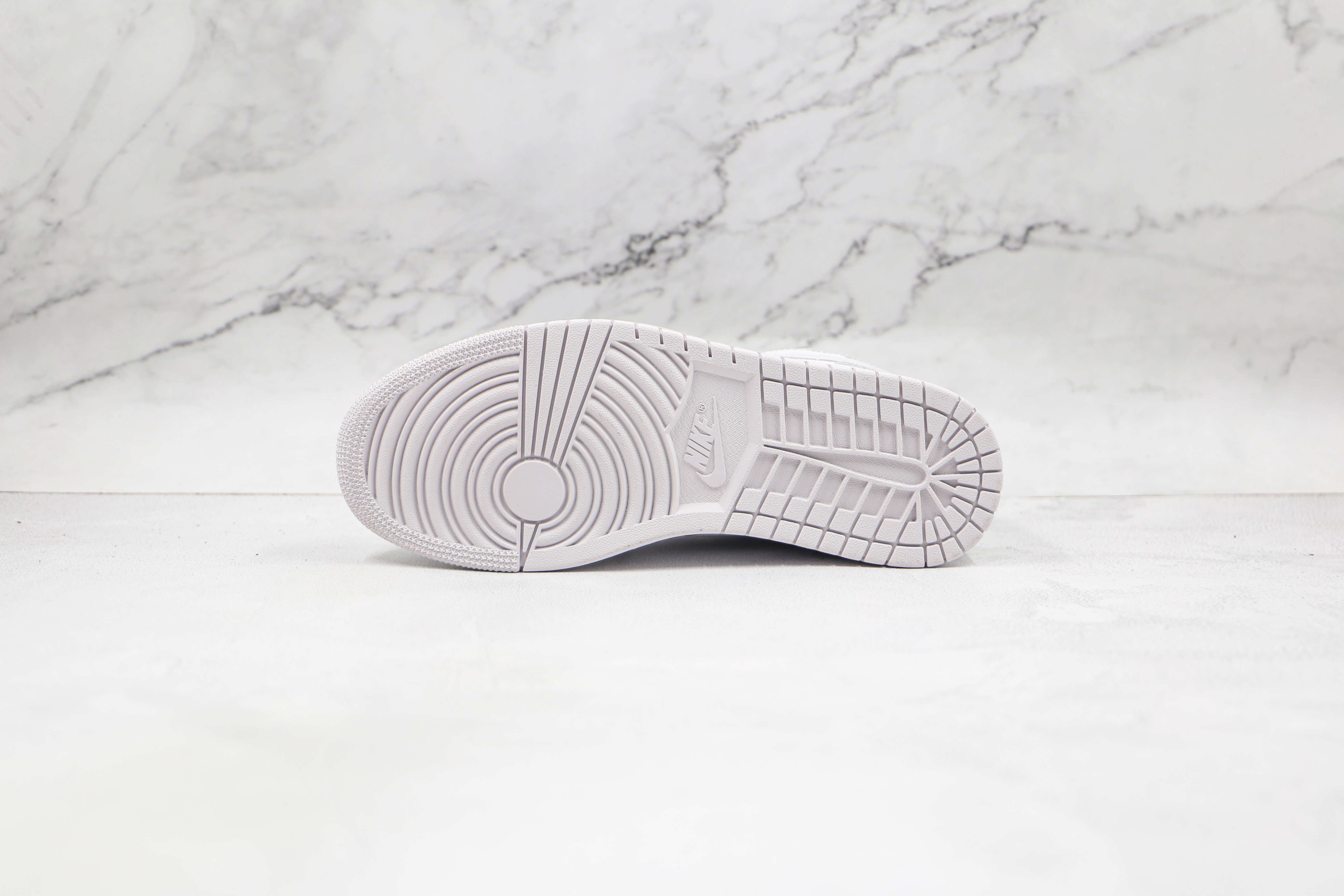 Air Jordan 1 Mid Grey Camo