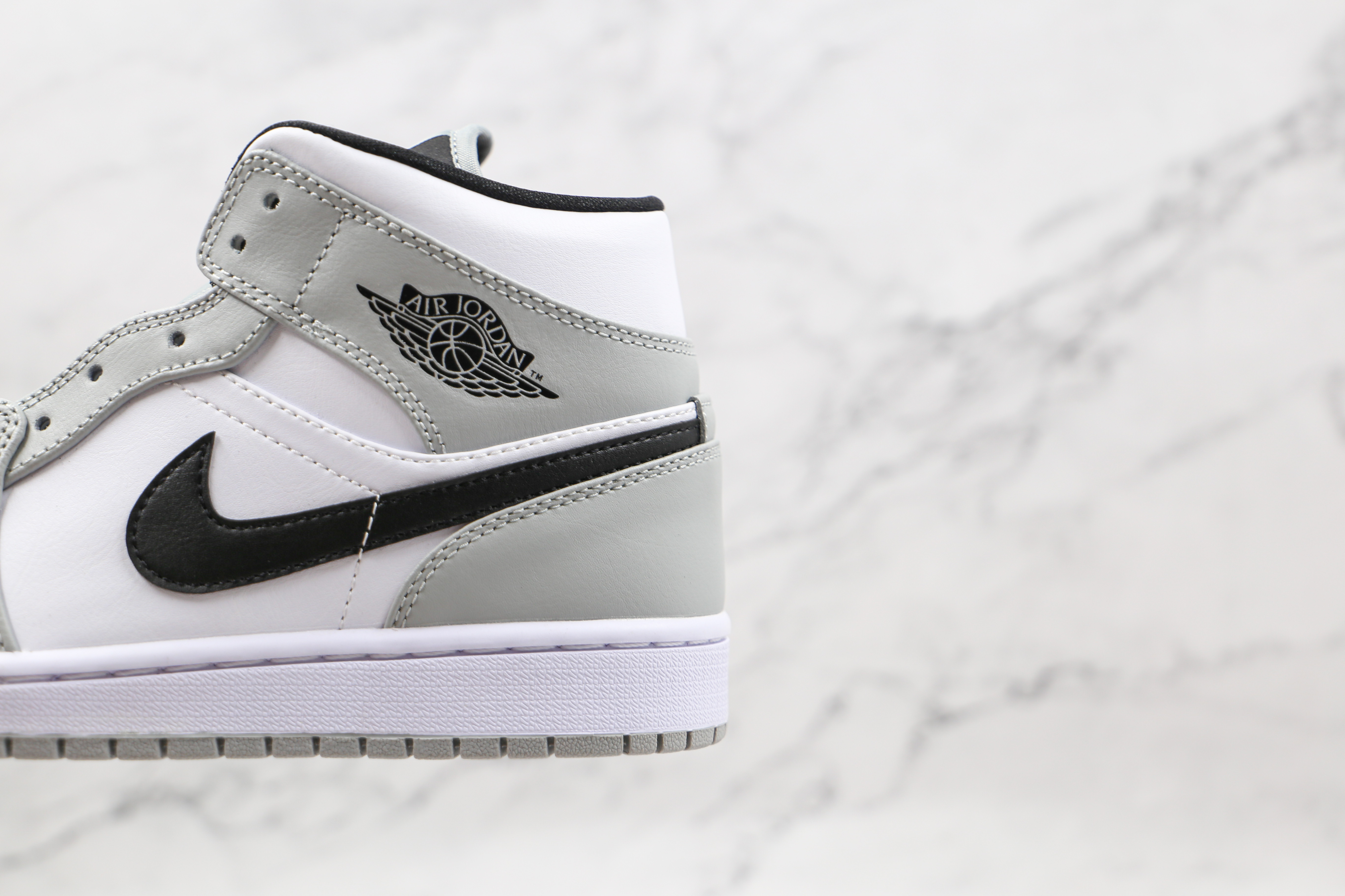 Air Jordan 1 Mid Light Smoke Grey