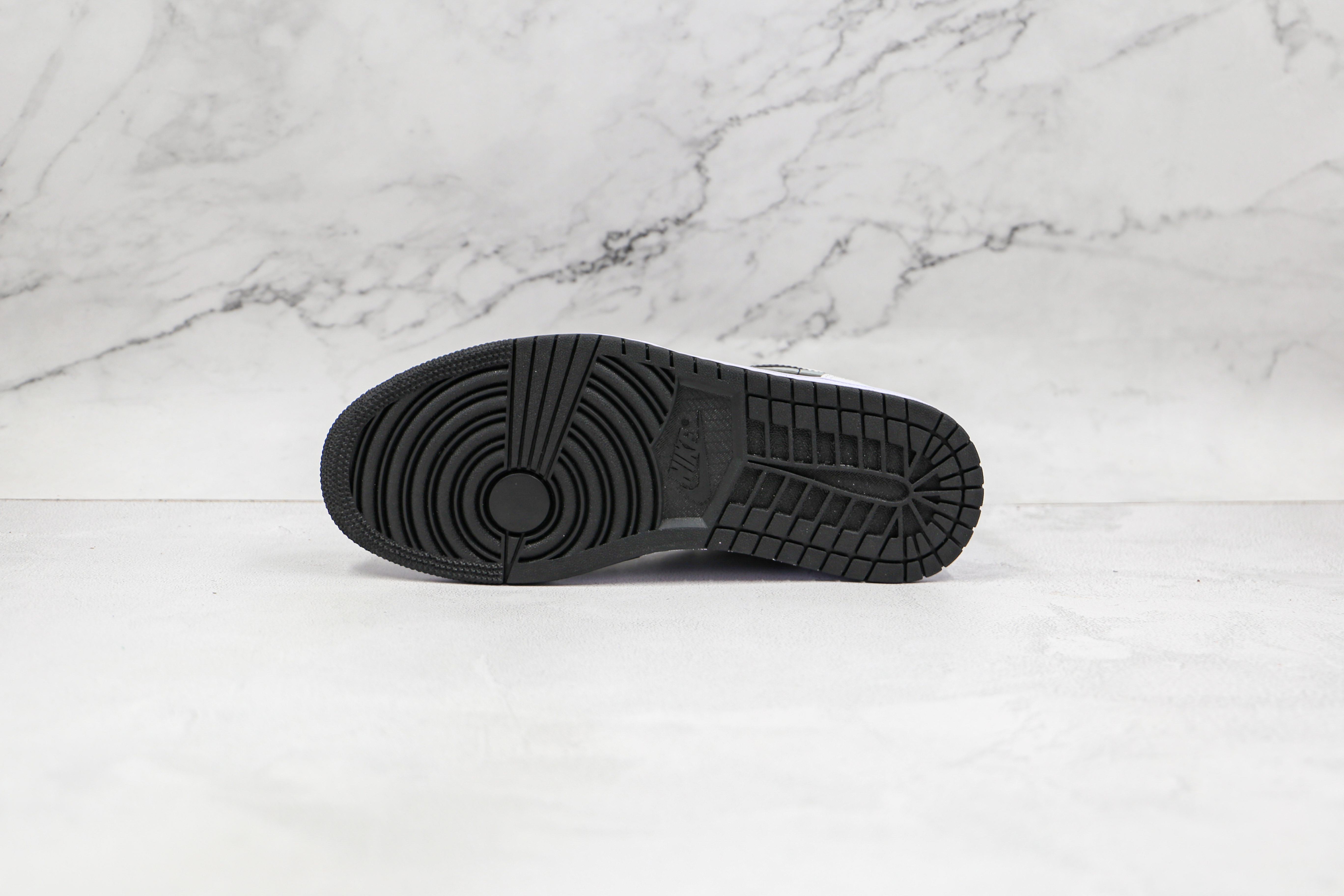 Air Jordan 1 Mid “White Shadow”