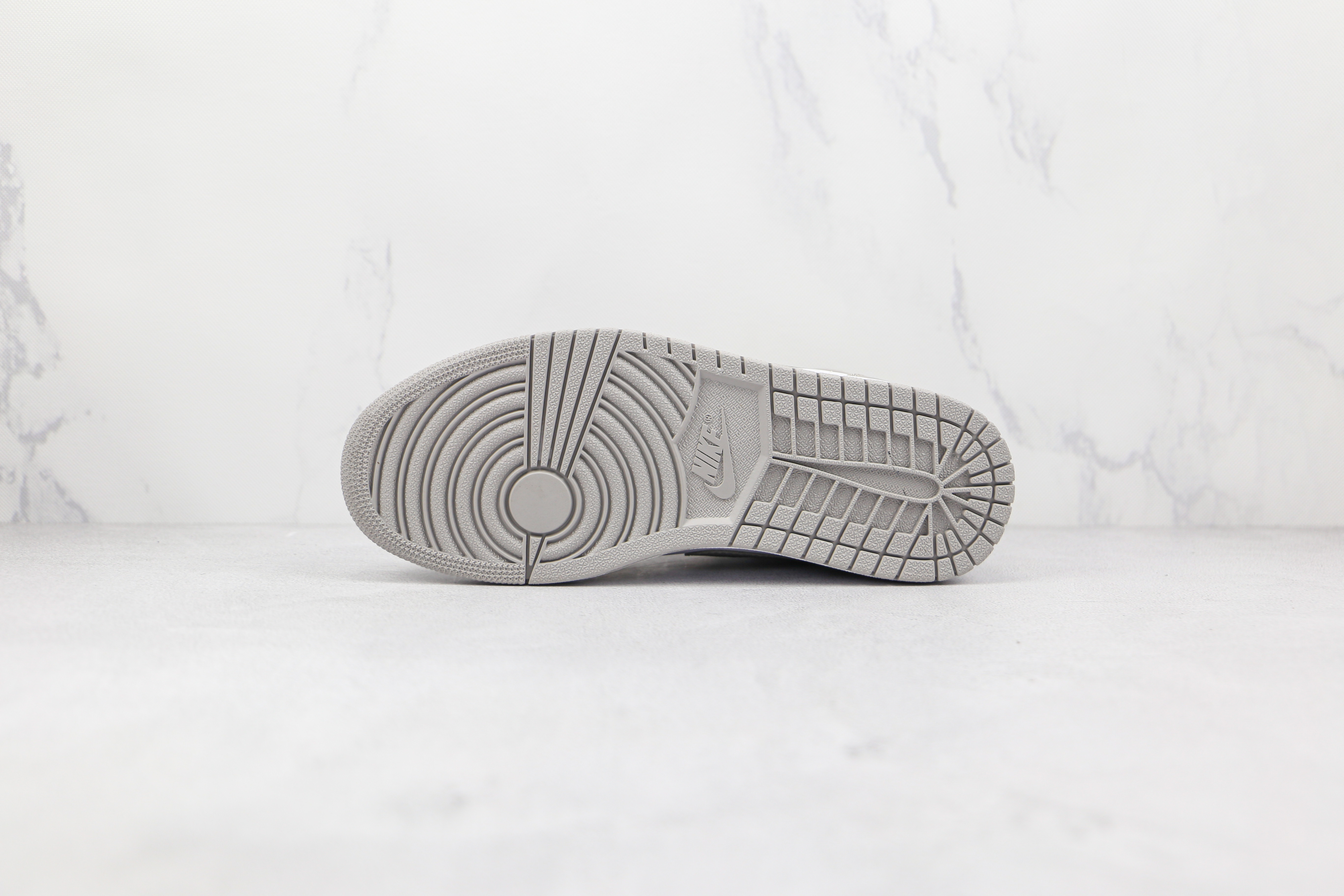 Air Jordan 1 Mid Grey Fog