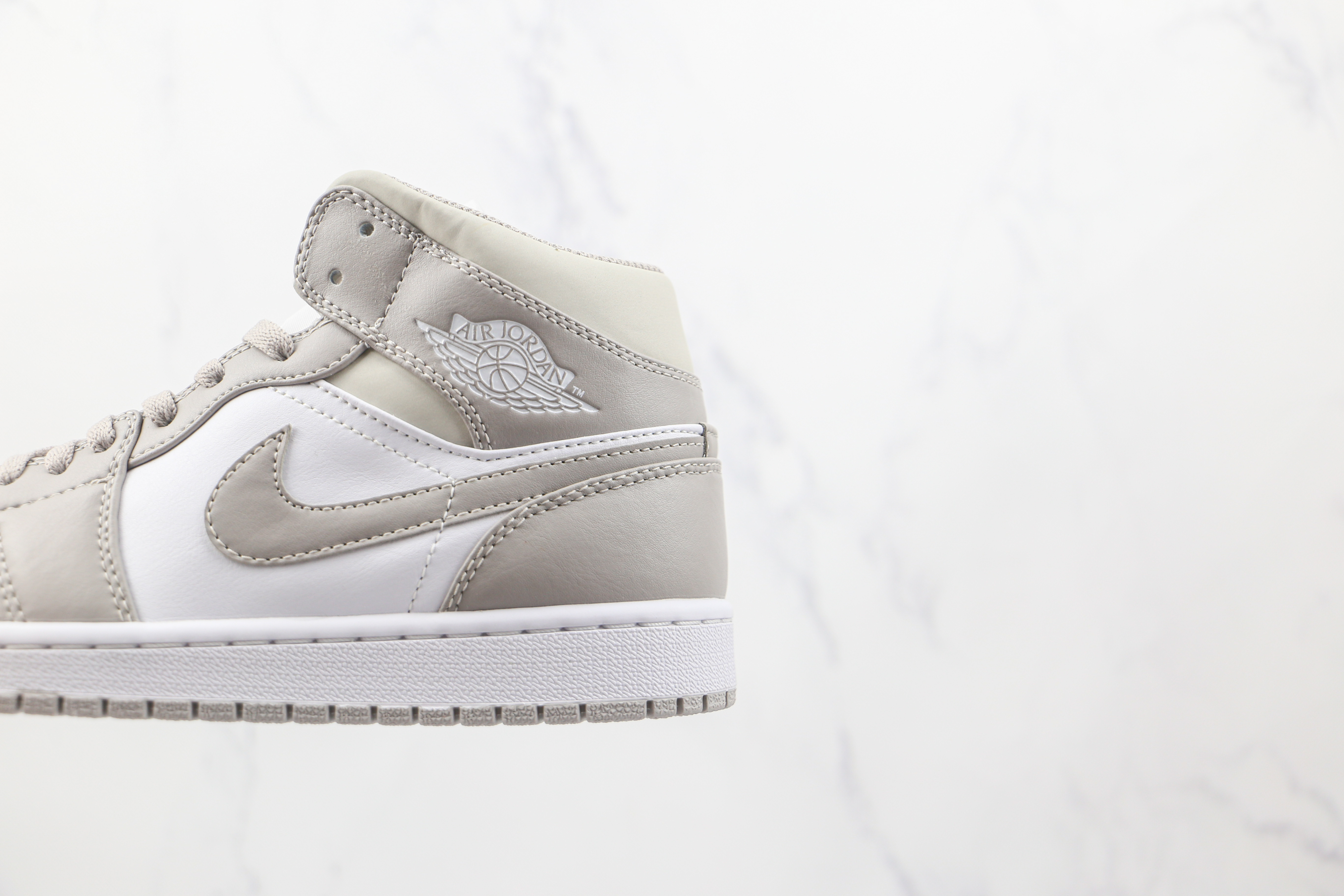 Air Jordan 1 Mid Grey Fog