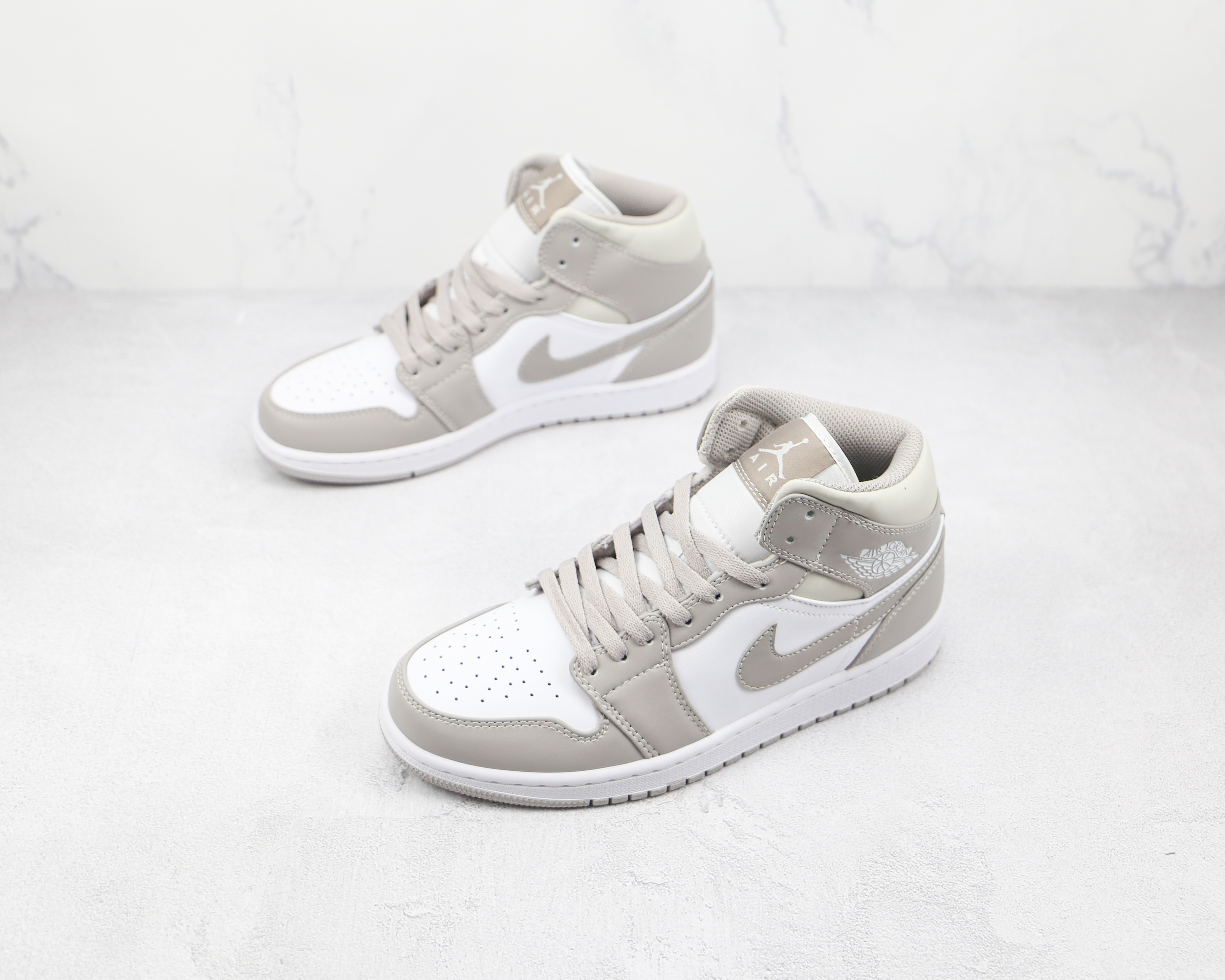 Air Jordan 1 Mid Grey Fog