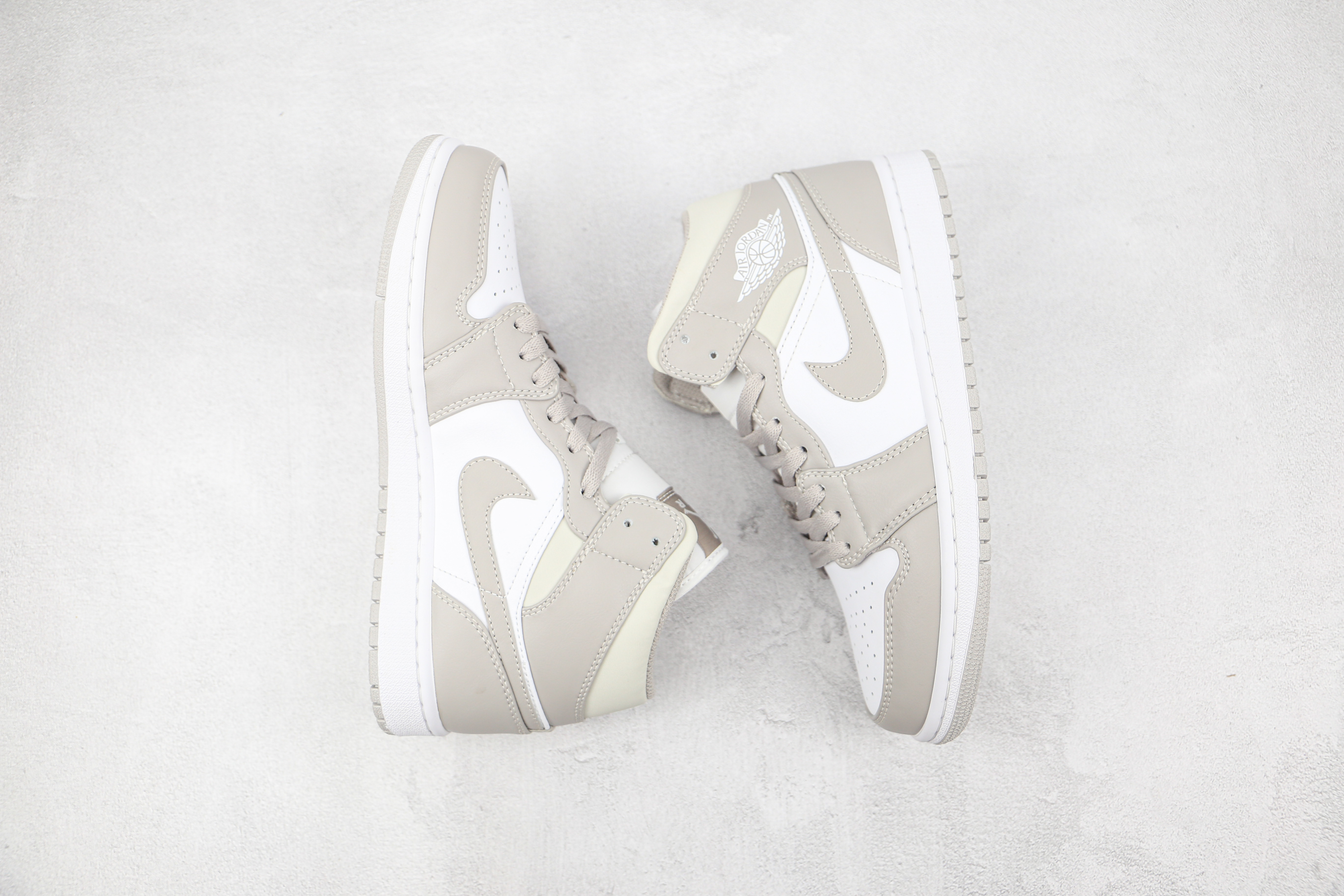 Air Jordan 1 Mid Grey Fog
