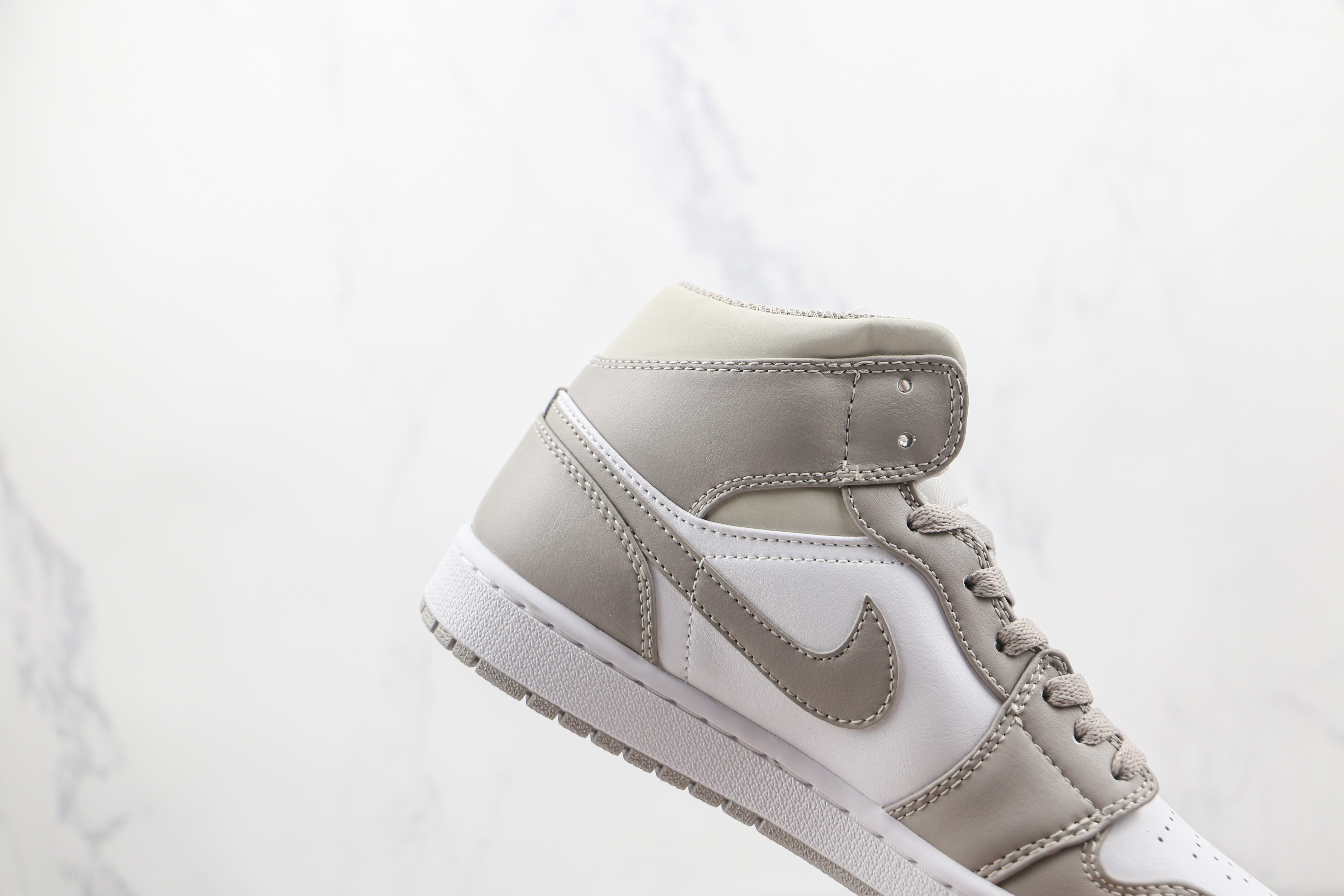 Air Jordan 1 Mid Grey Fog