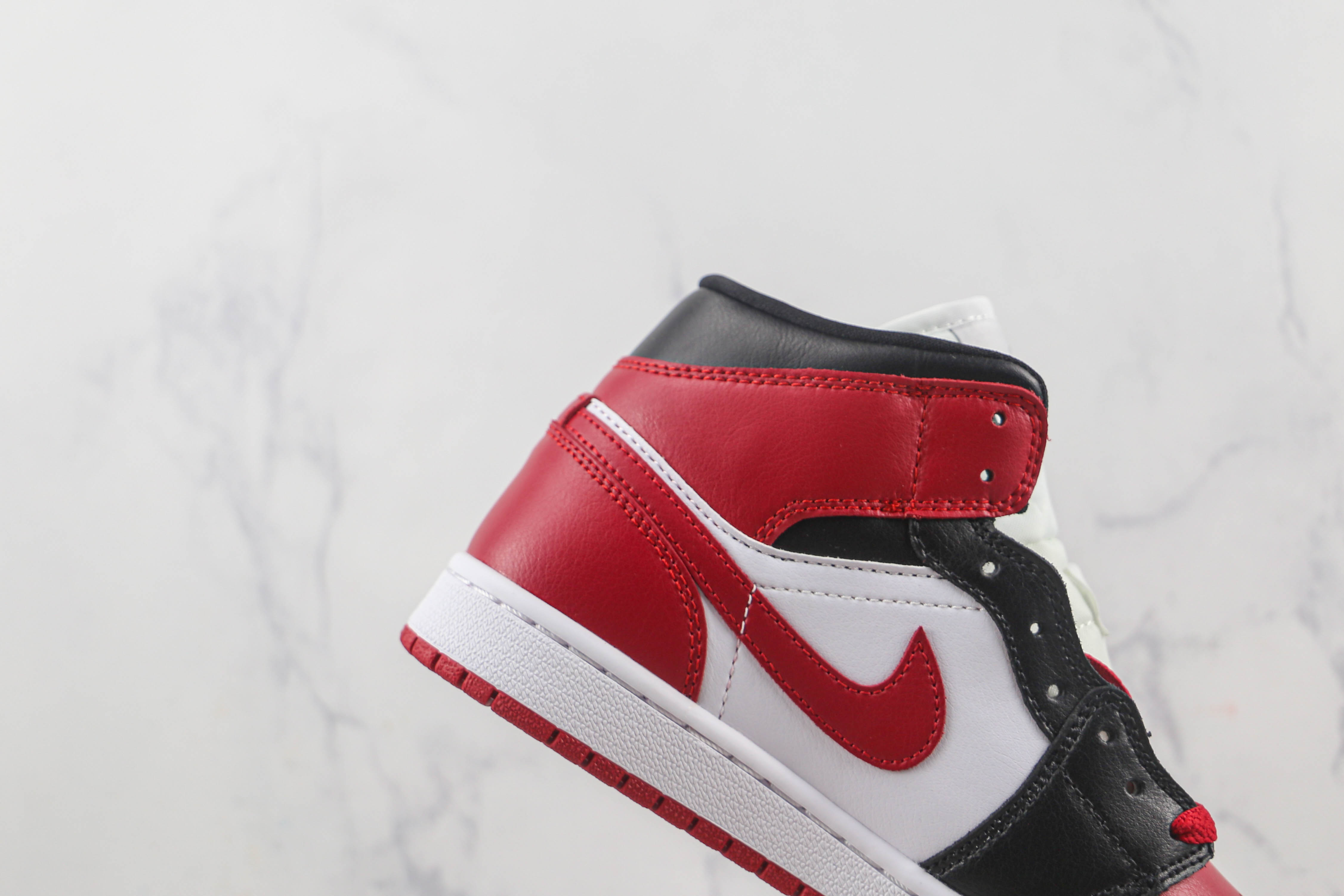 Air Jordan 1 Mid New Chicago