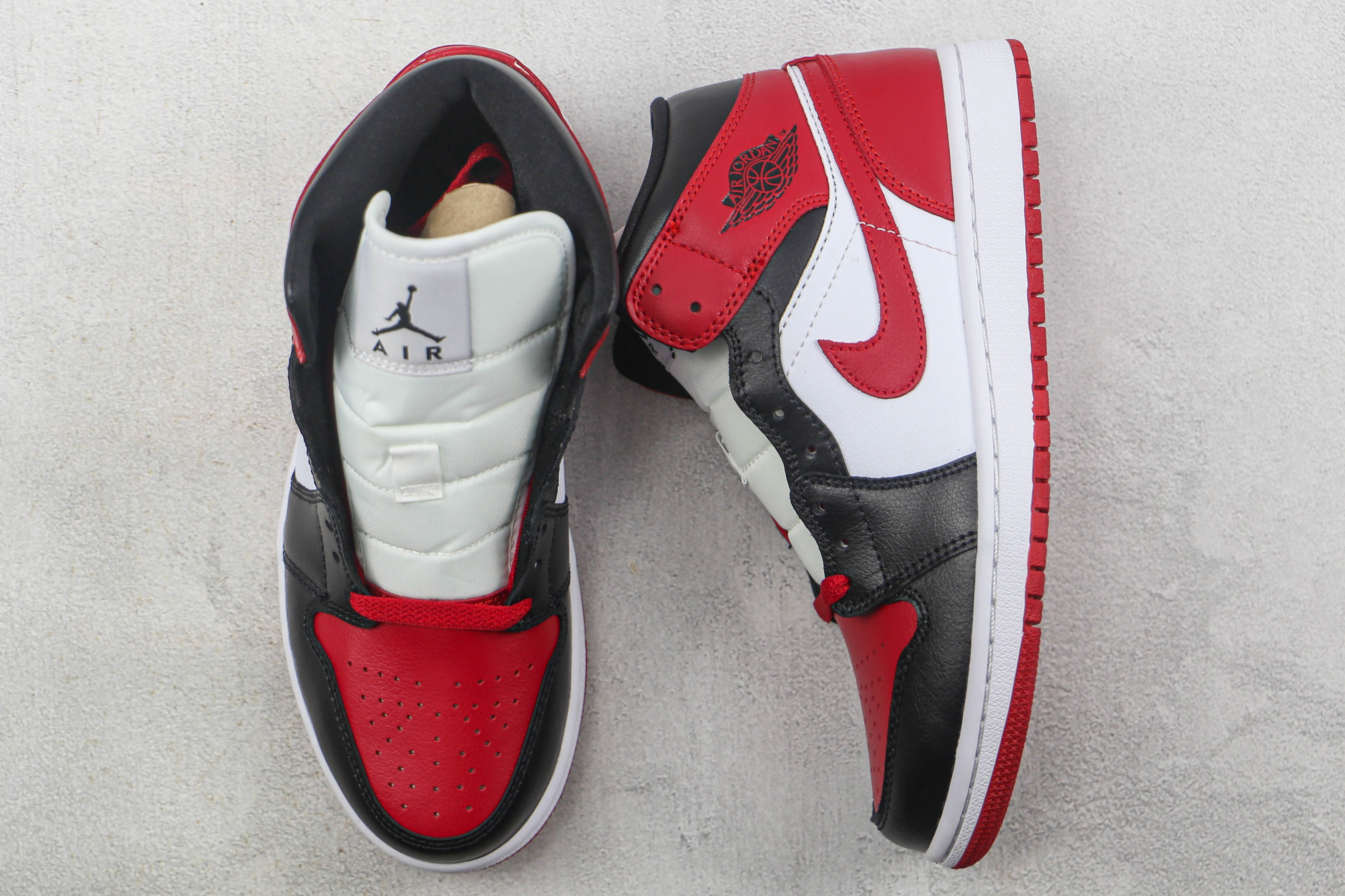 Air Jordan 1 Mid New Chicago