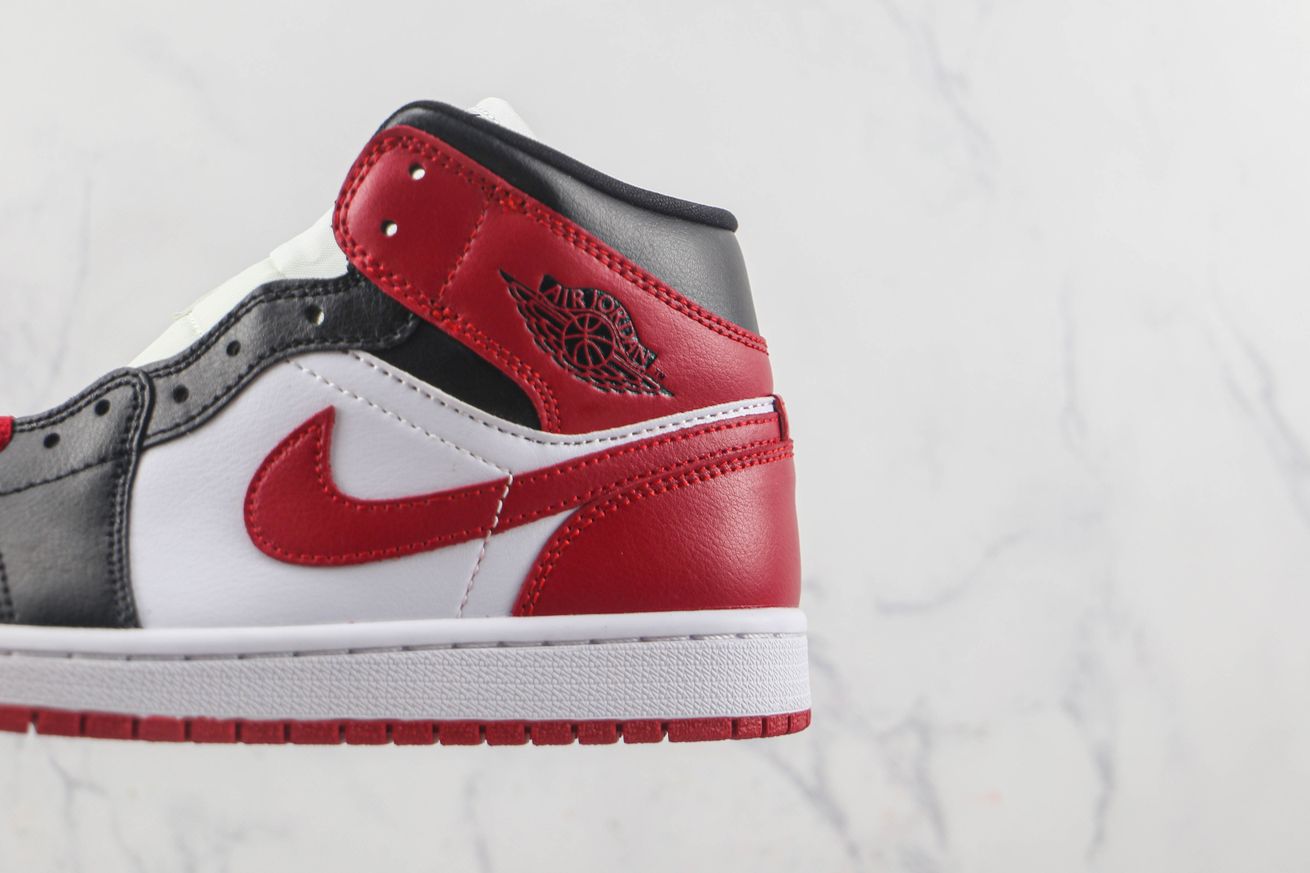 Air Jordan 1 Mid New Chicago