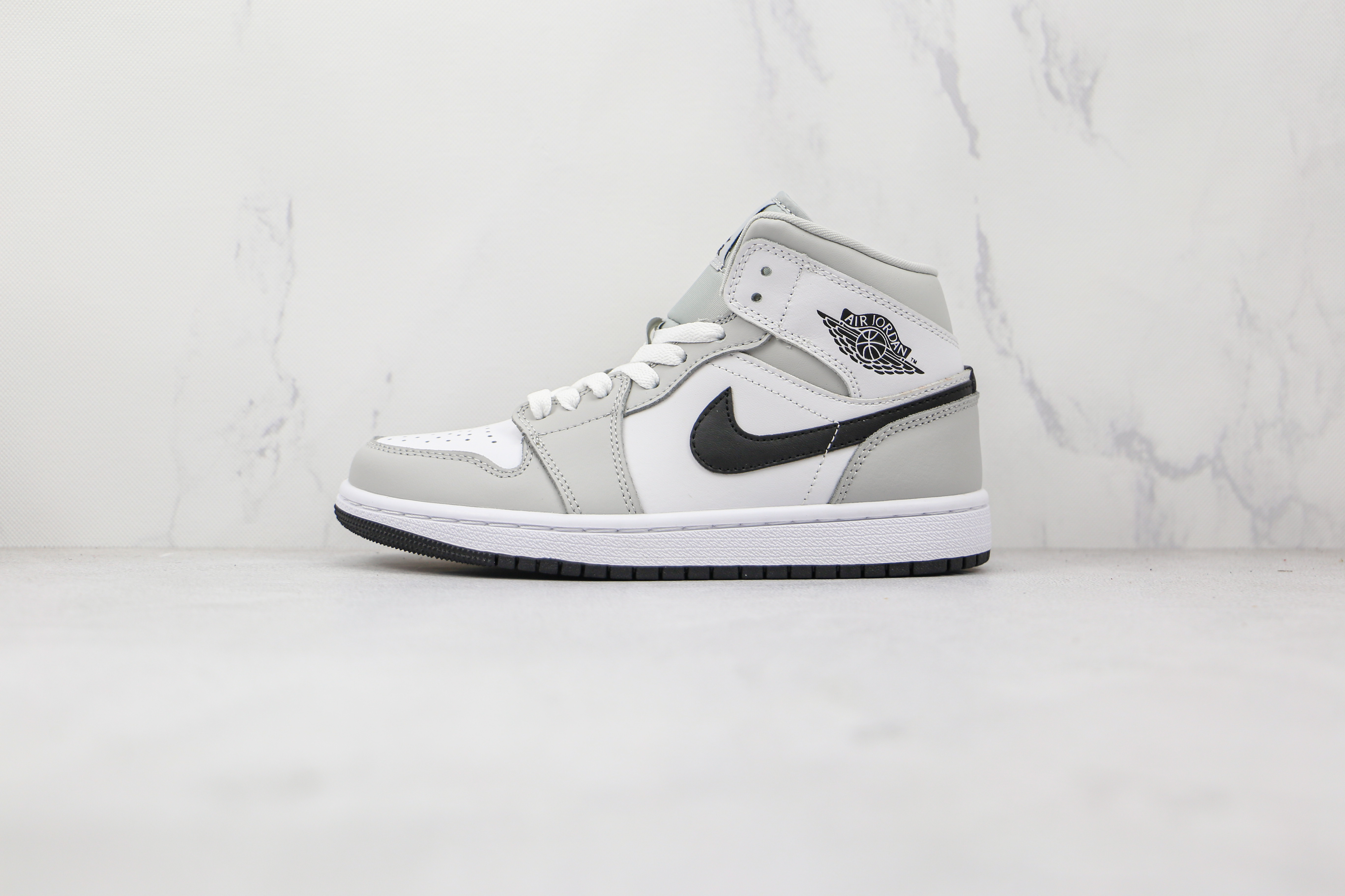 Air Jordan 1 Mid Grey Fog
