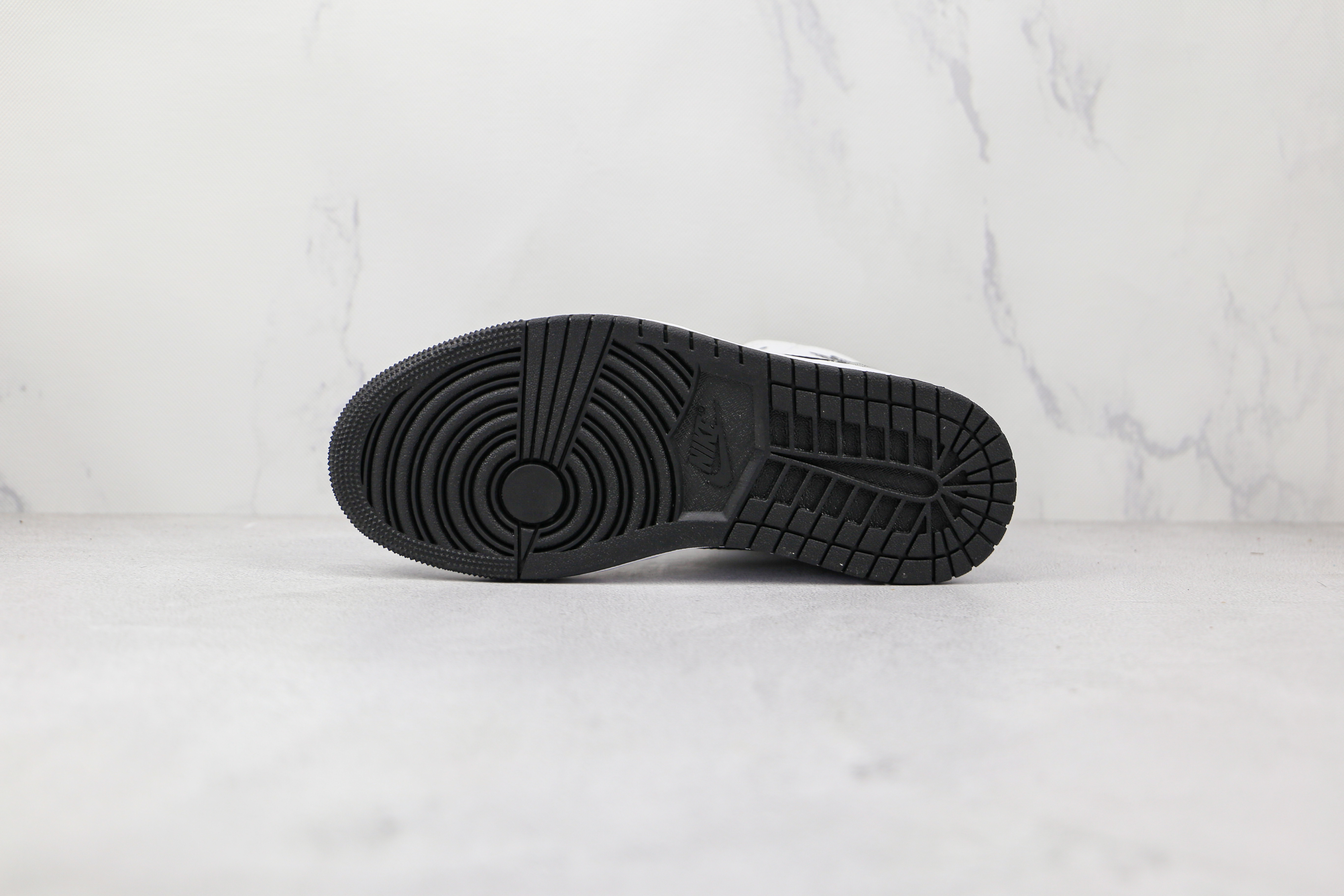 Air Jordan 1 Mid Grey Fog