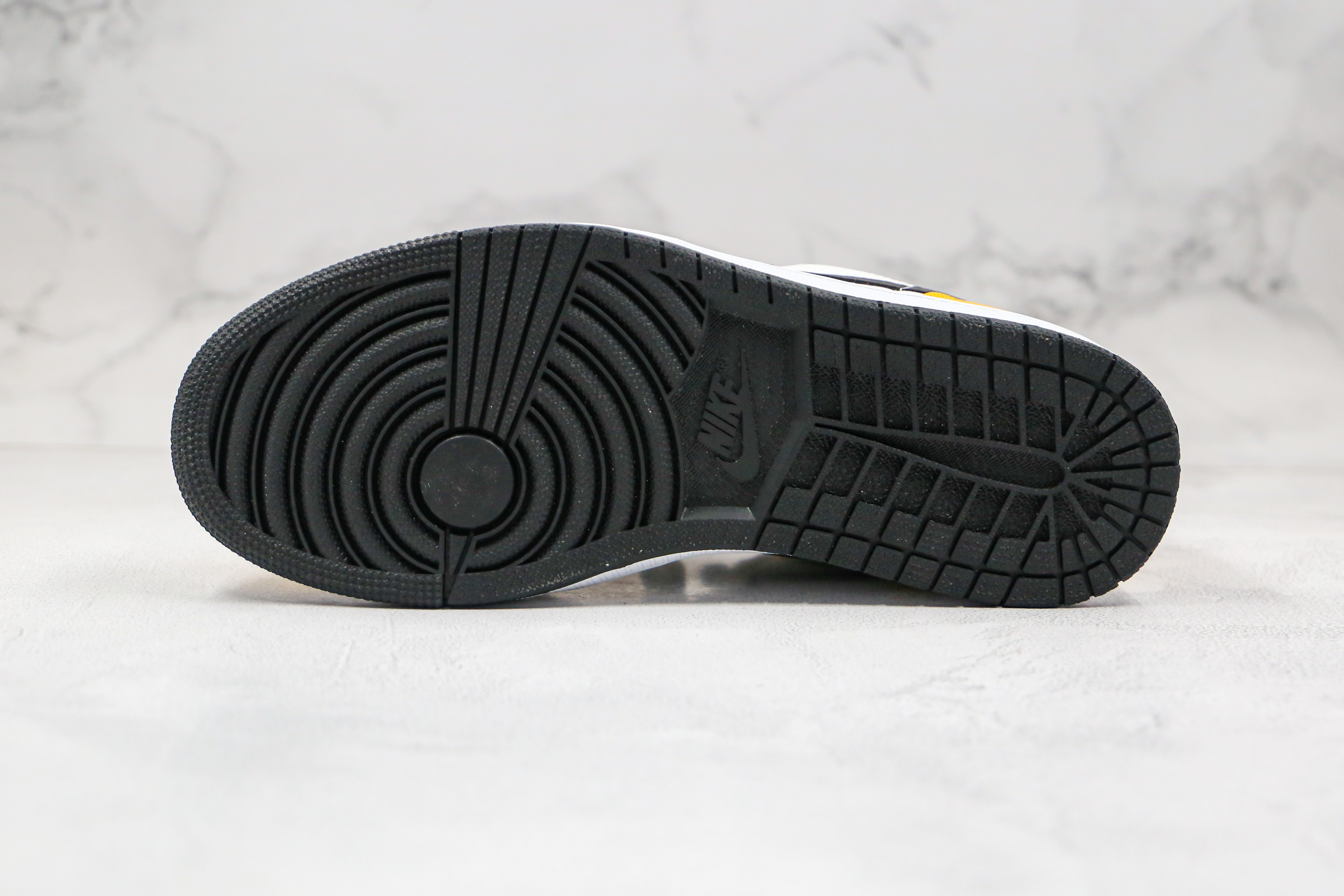 Air Jordan 1 Low Laser Orange