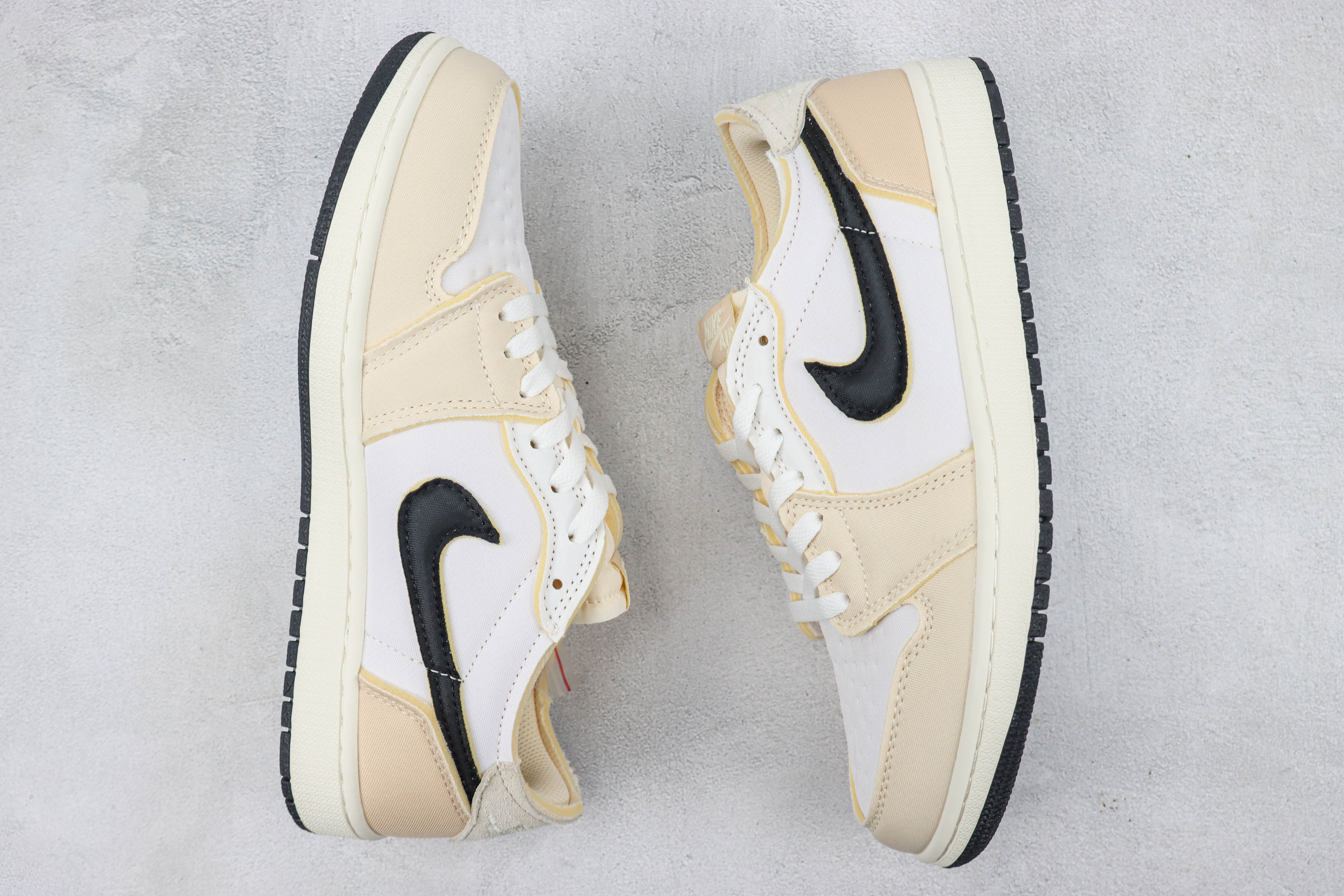 Air Jordan 1 Low Rice Gray Sponge