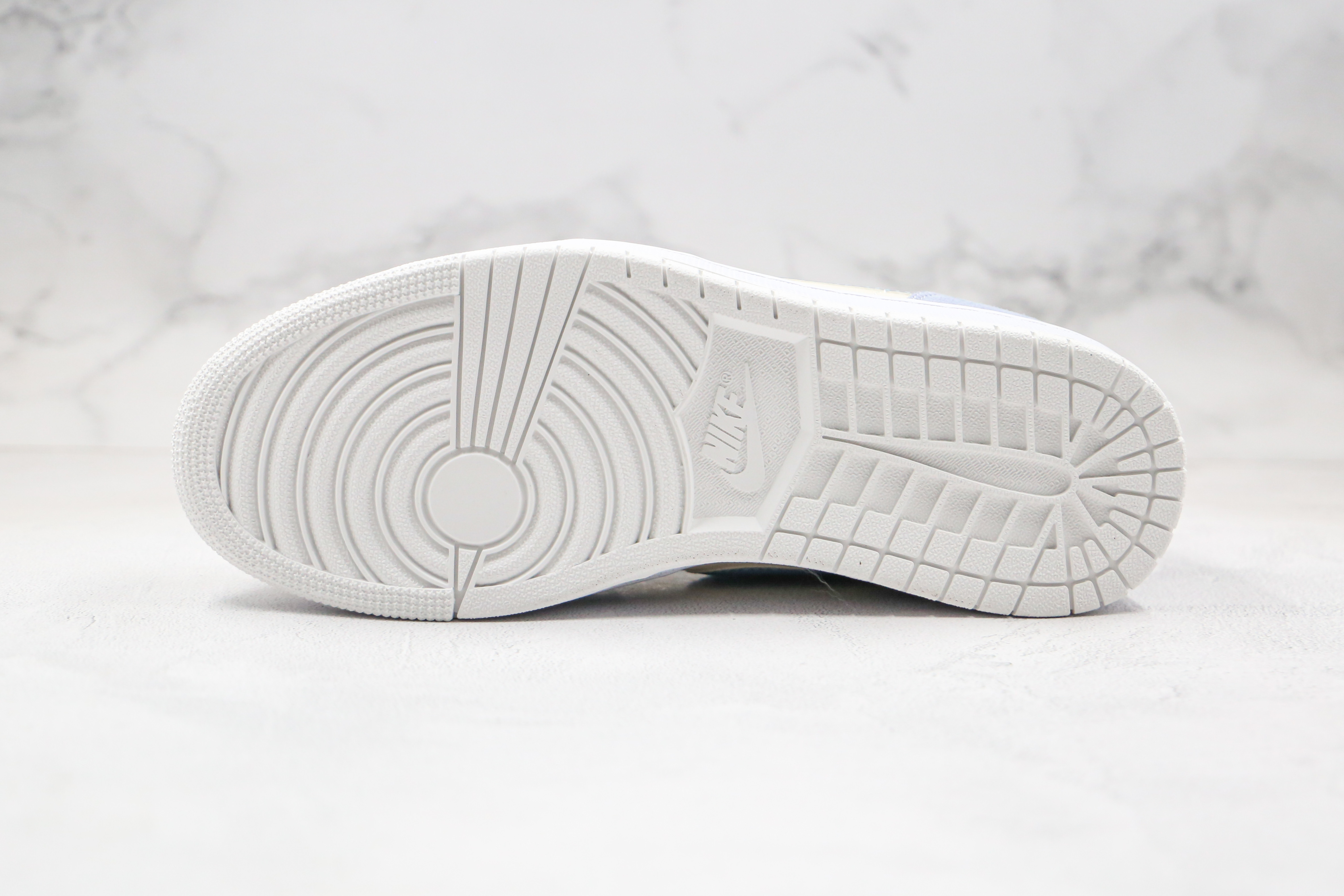 Air Jordan 1 Mid SE Sail Light Blue