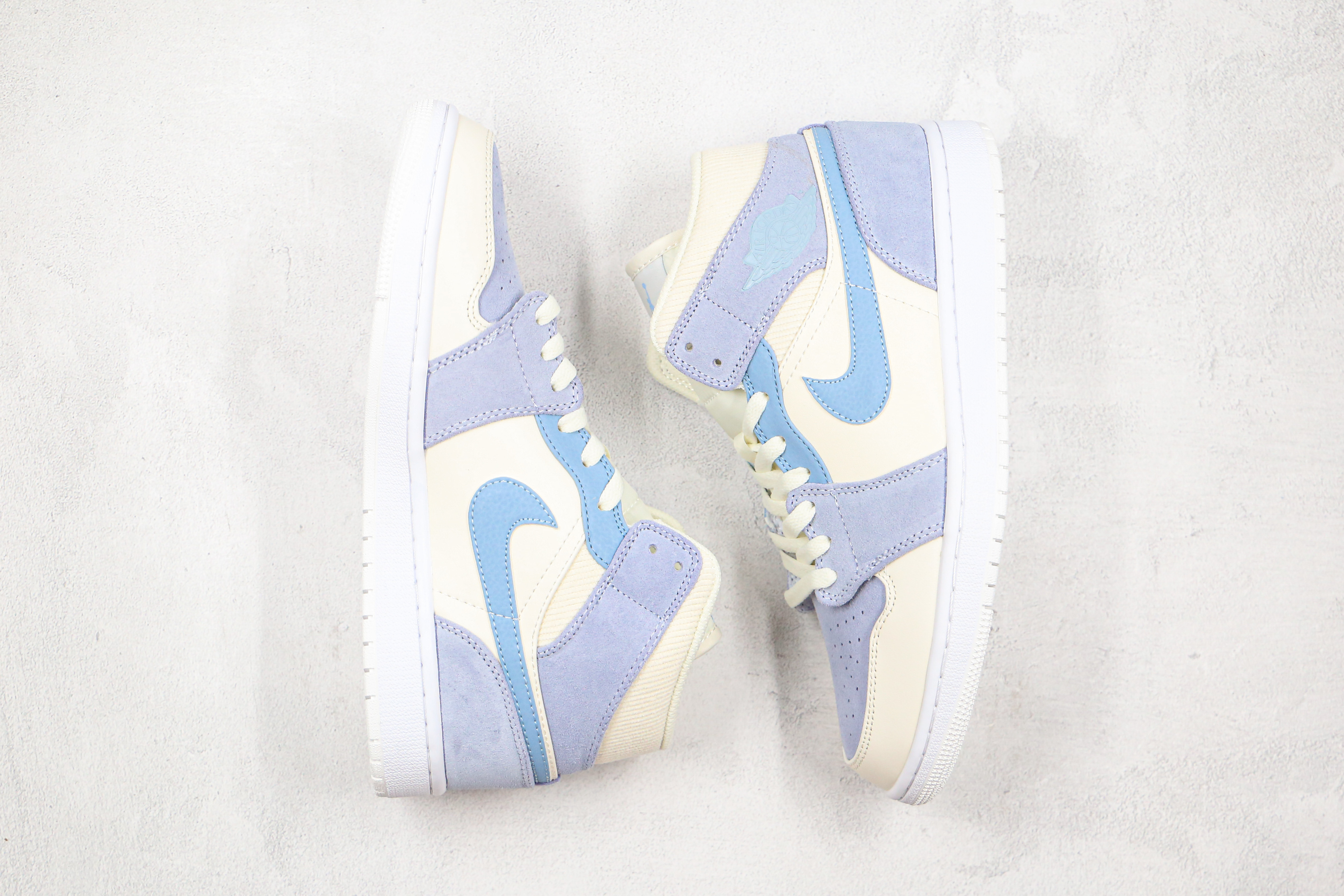Air Jordan 1 Mid SE Sail Light Blue