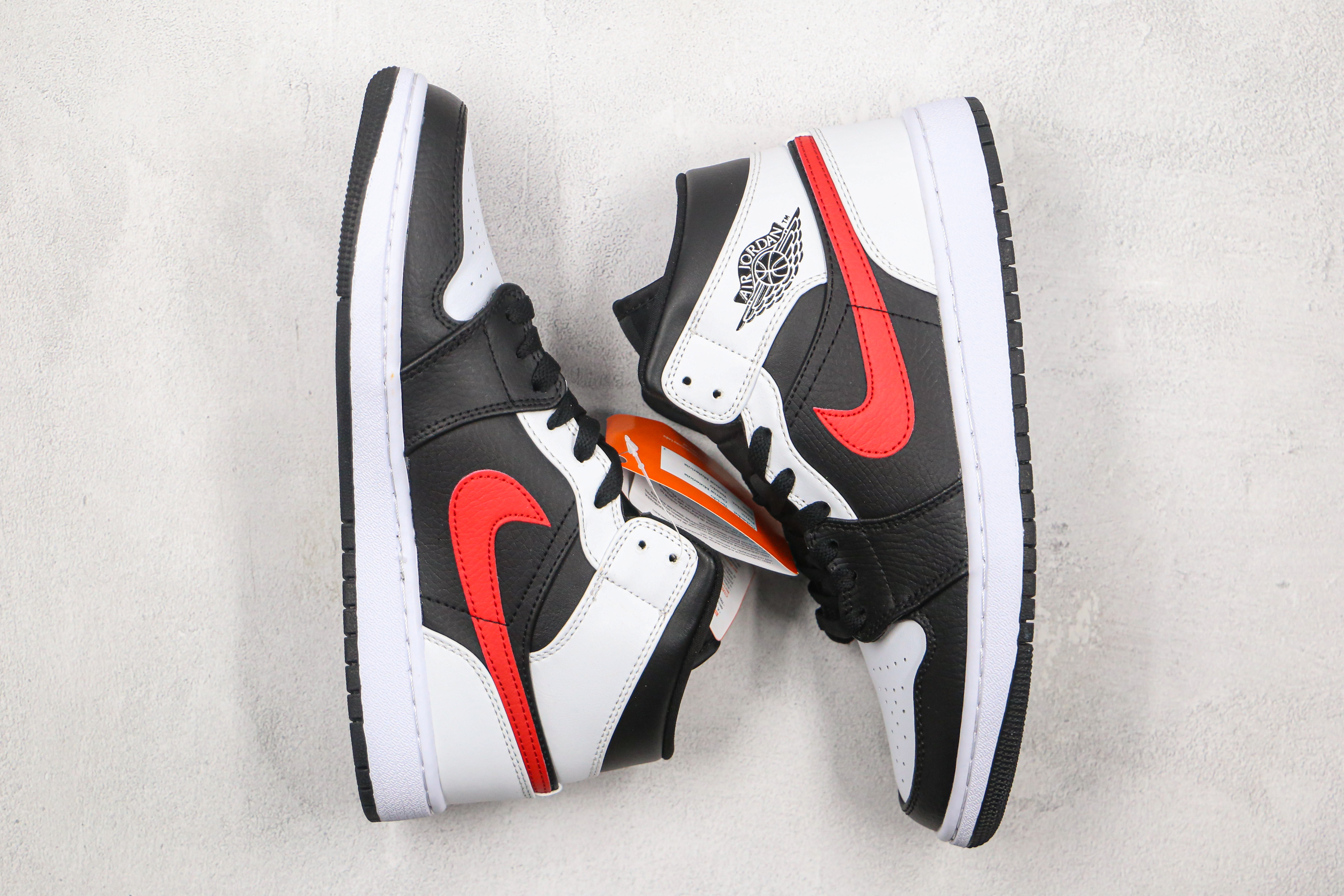 Air Jordan 1 Mid Chile Red