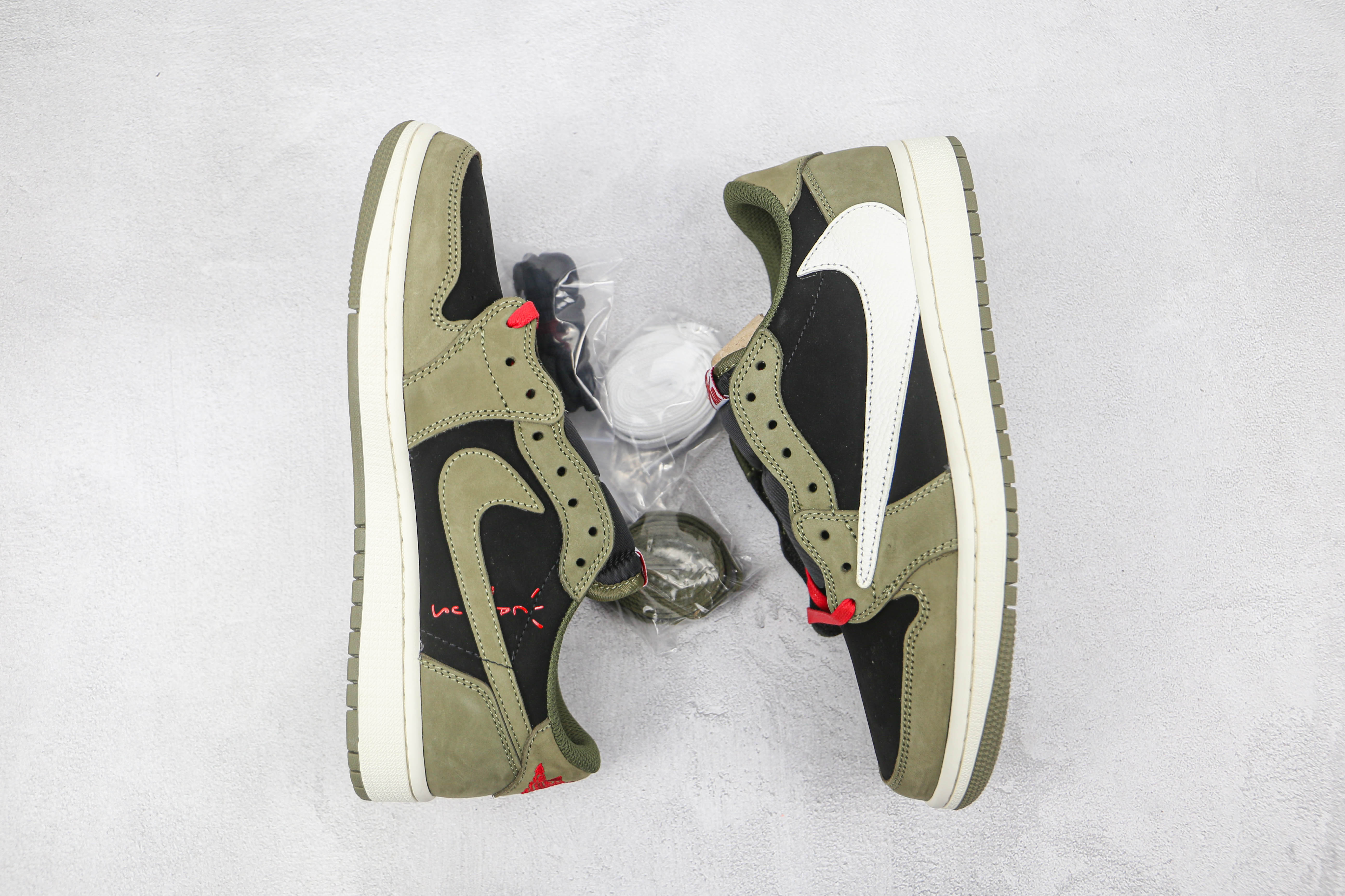 Travis Scott x Air Jordan 1 Low Green Barb