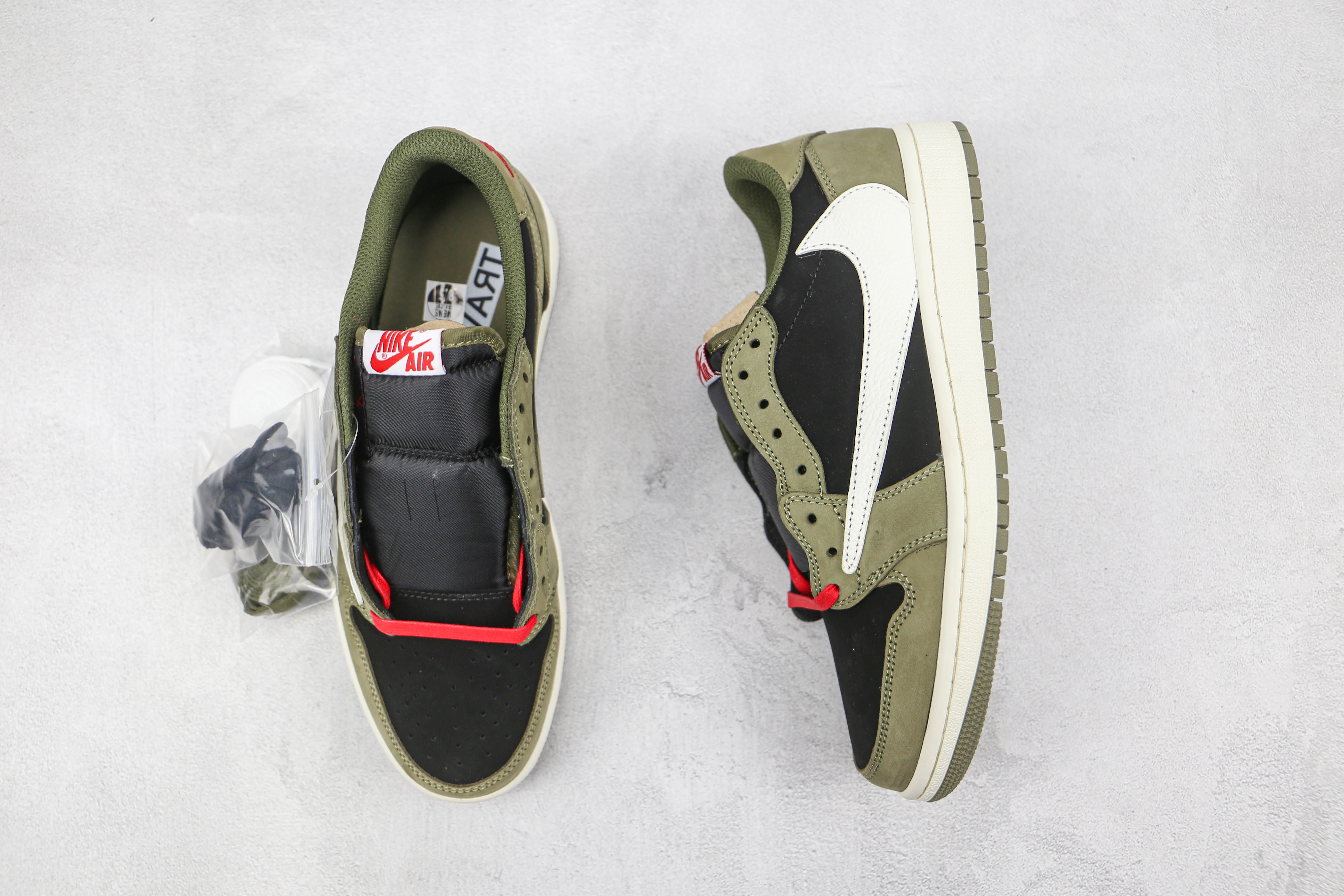 Travis Scott x Air Jordan 1 Low Green Barb