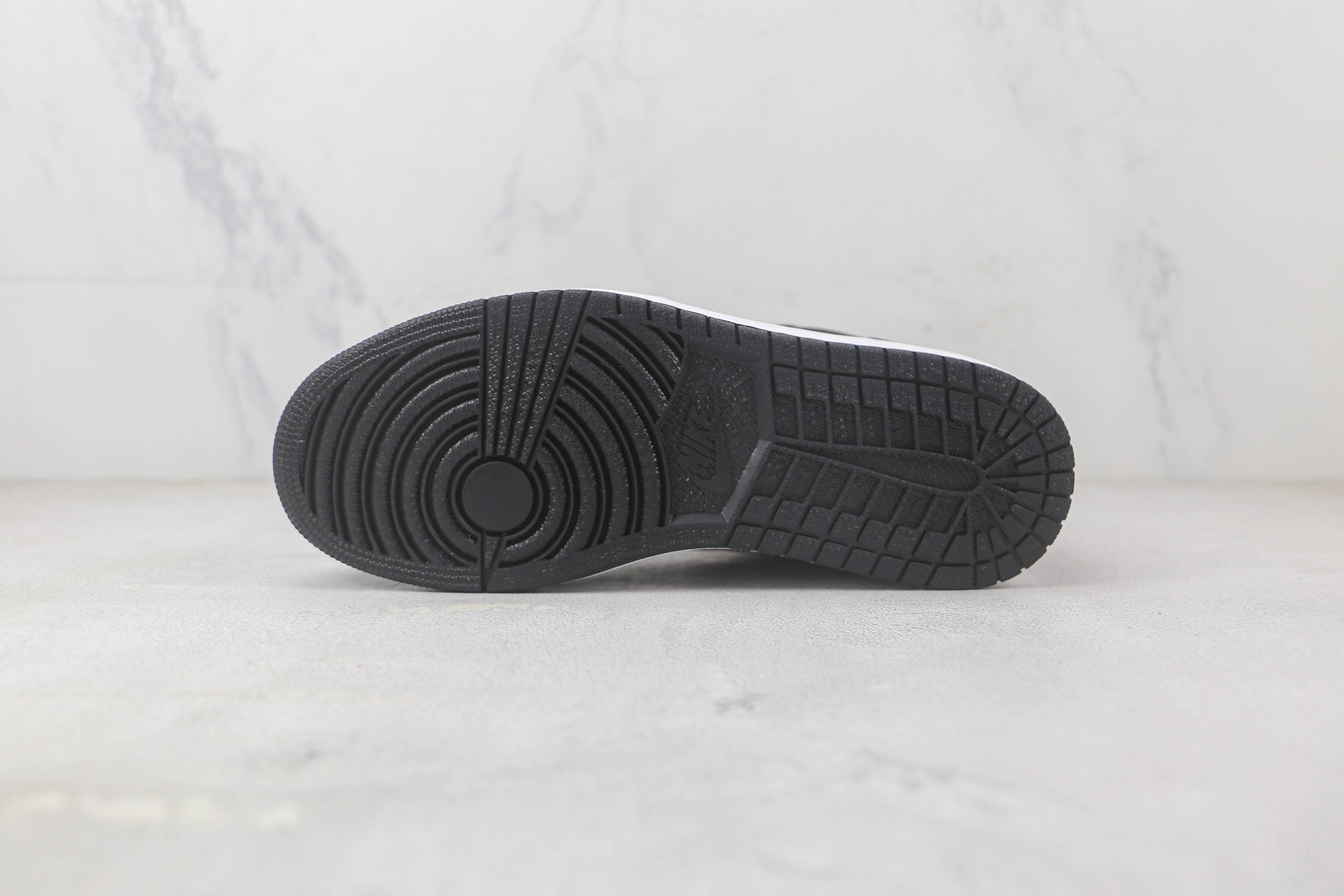 Travis Scott x Air Jordan 1 Low New Black Red