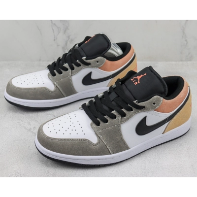 Travis Scott x Air Jordan 1 Low SE 'Flight Club' 02