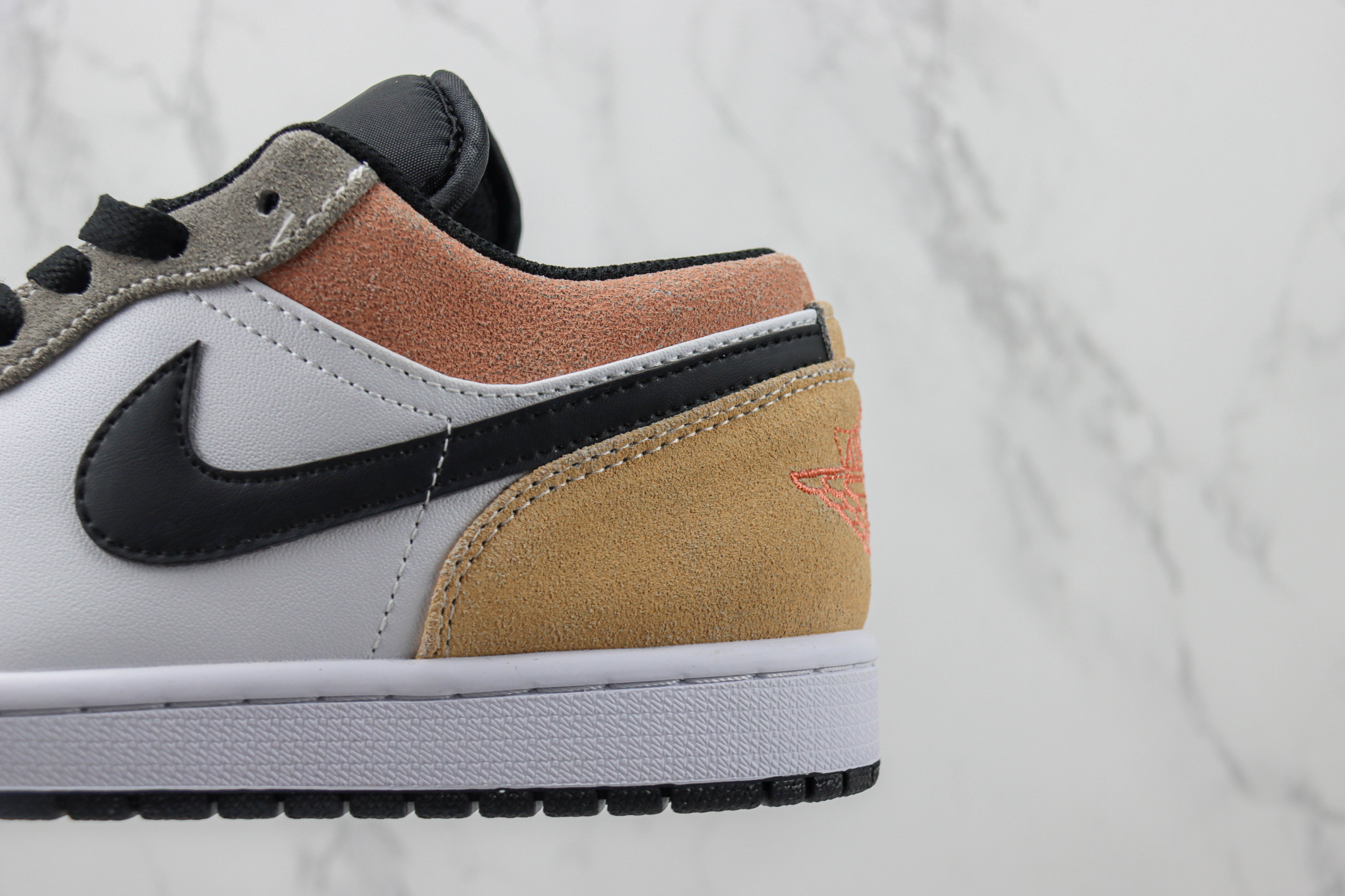 Travis Scott x Air Jordan 1 Low SE 'Flight Club'