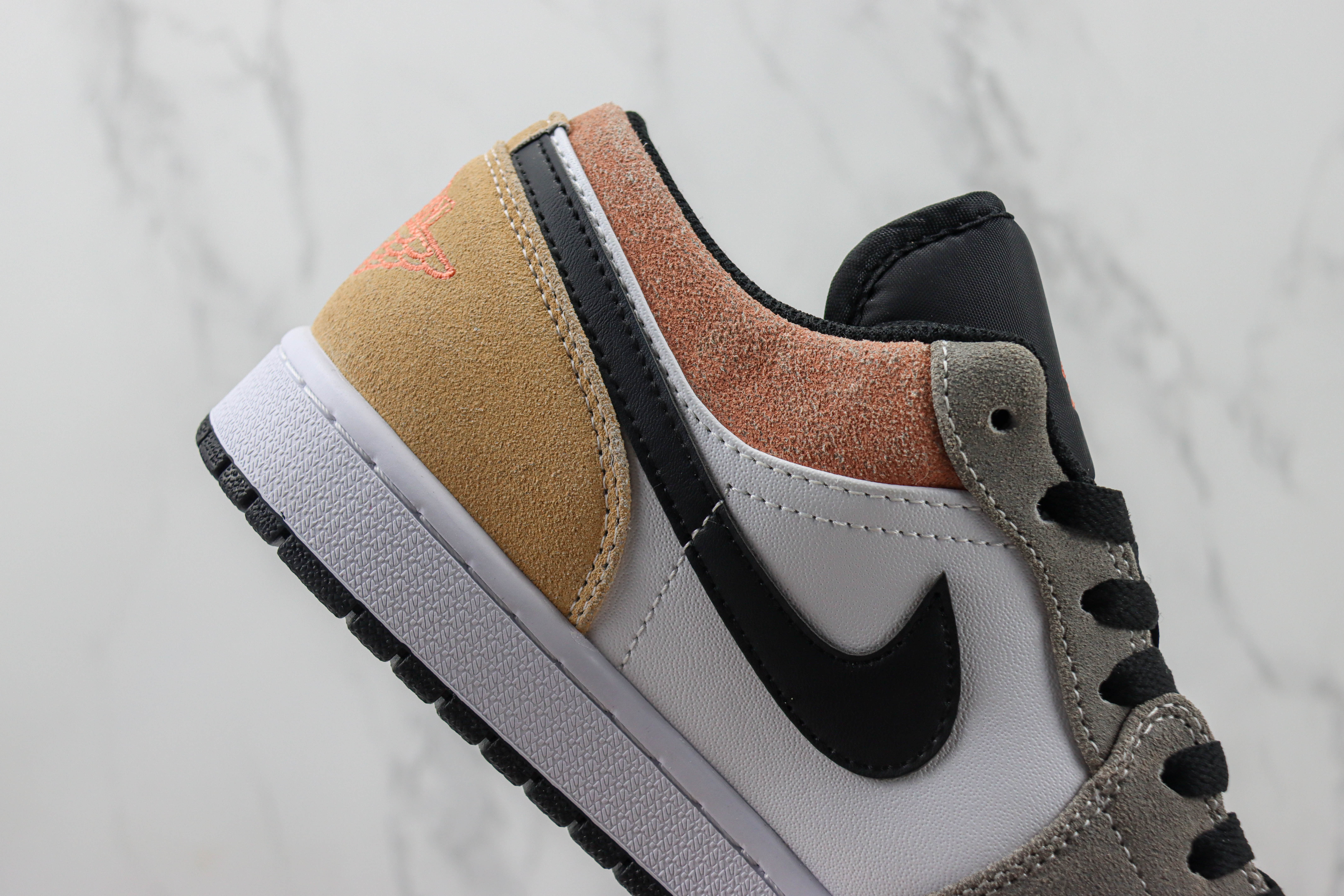 Travis Scott x Air Jordan 1 Low SE 'Flight Club'