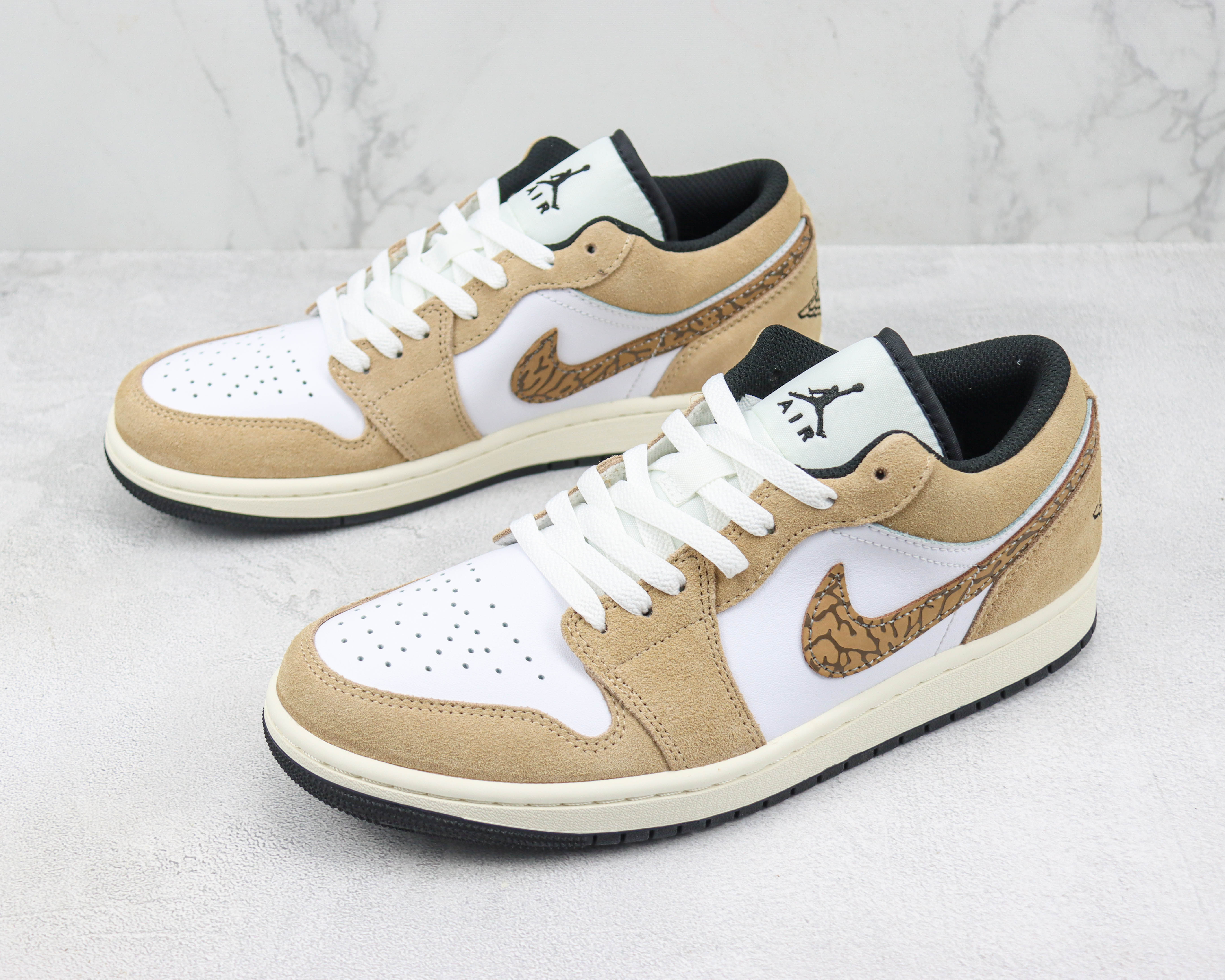 Travis Scott x Air Jordan 1 Low White Brown