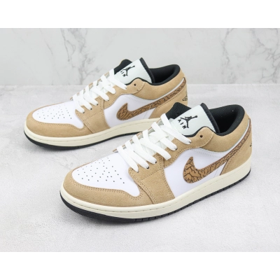 Travis Scott x Air Jordan 1 Low White Brown 02