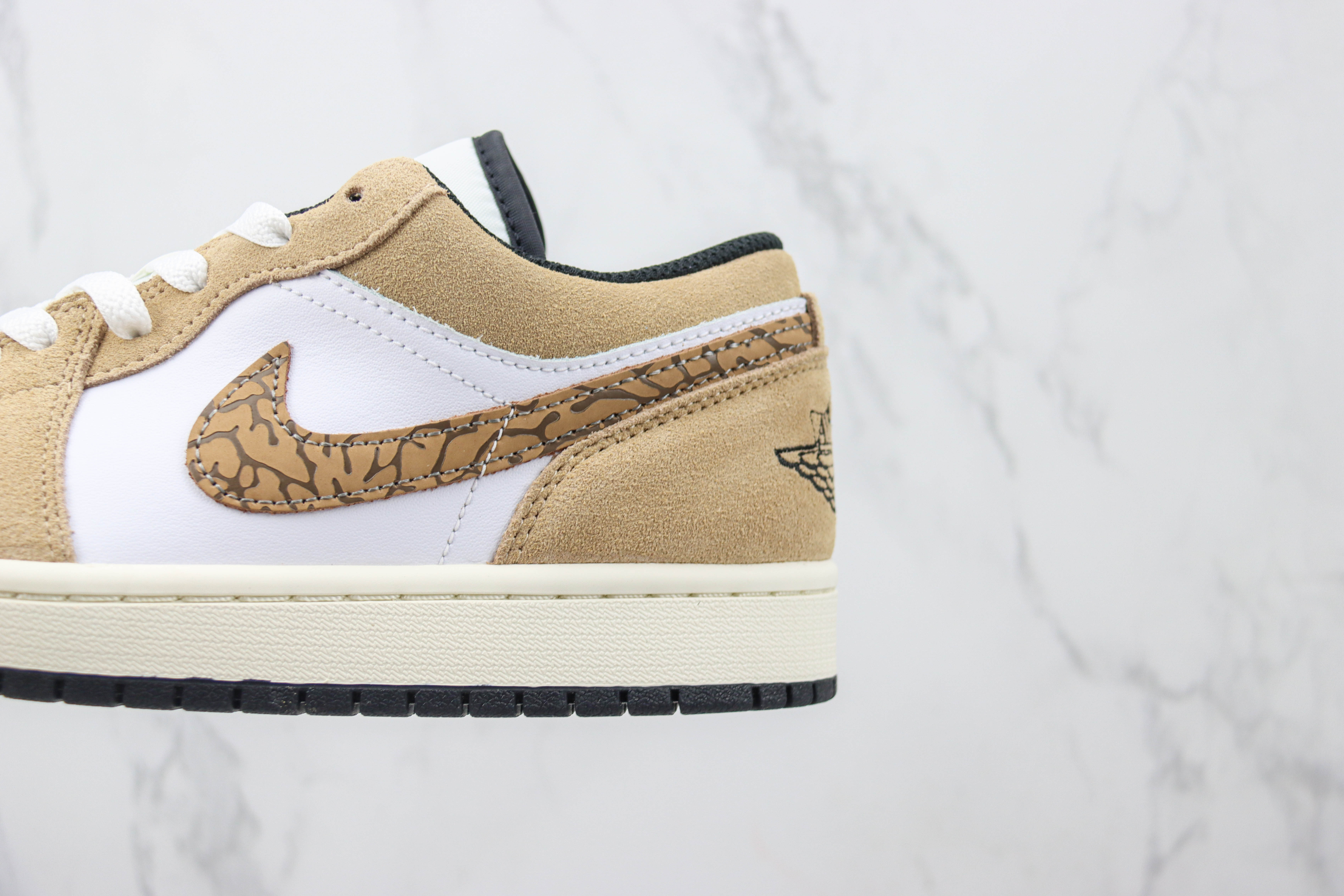 Travis Scott x Air Jordan 1 Low White Brown