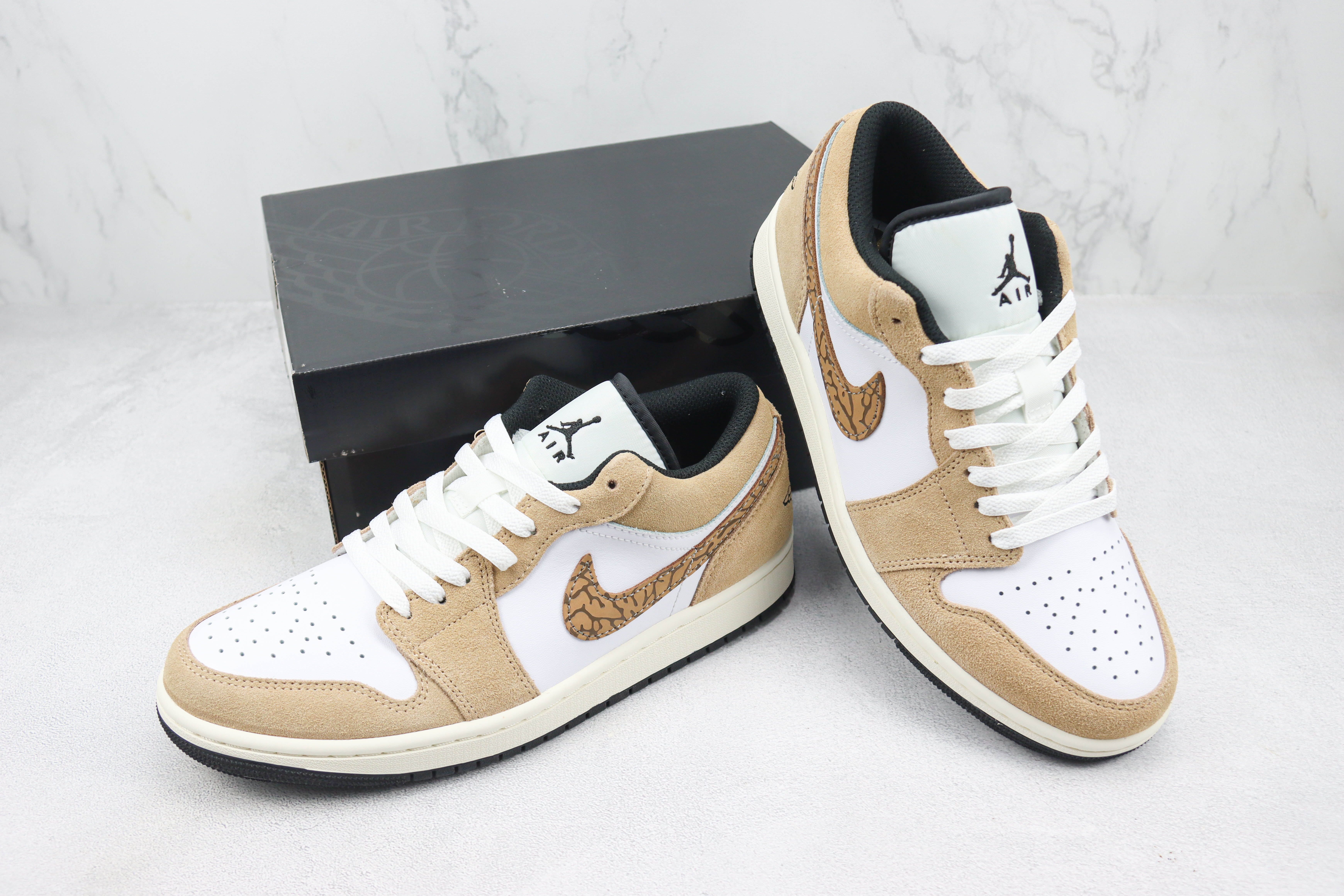 Travis Scott x Air Jordan 1 Low White Brown