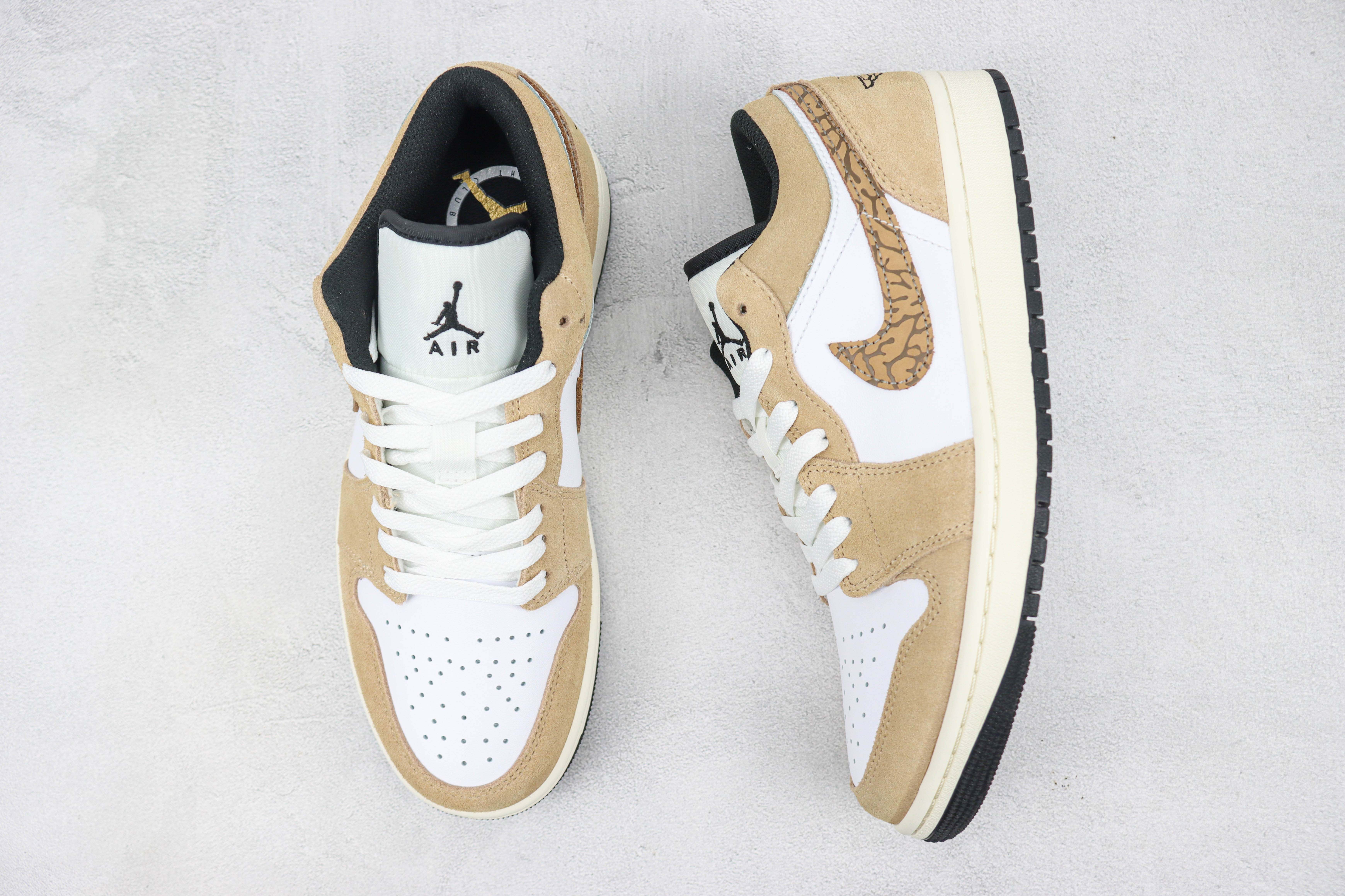 Travis Scott x Air Jordan 1 Low White Brown