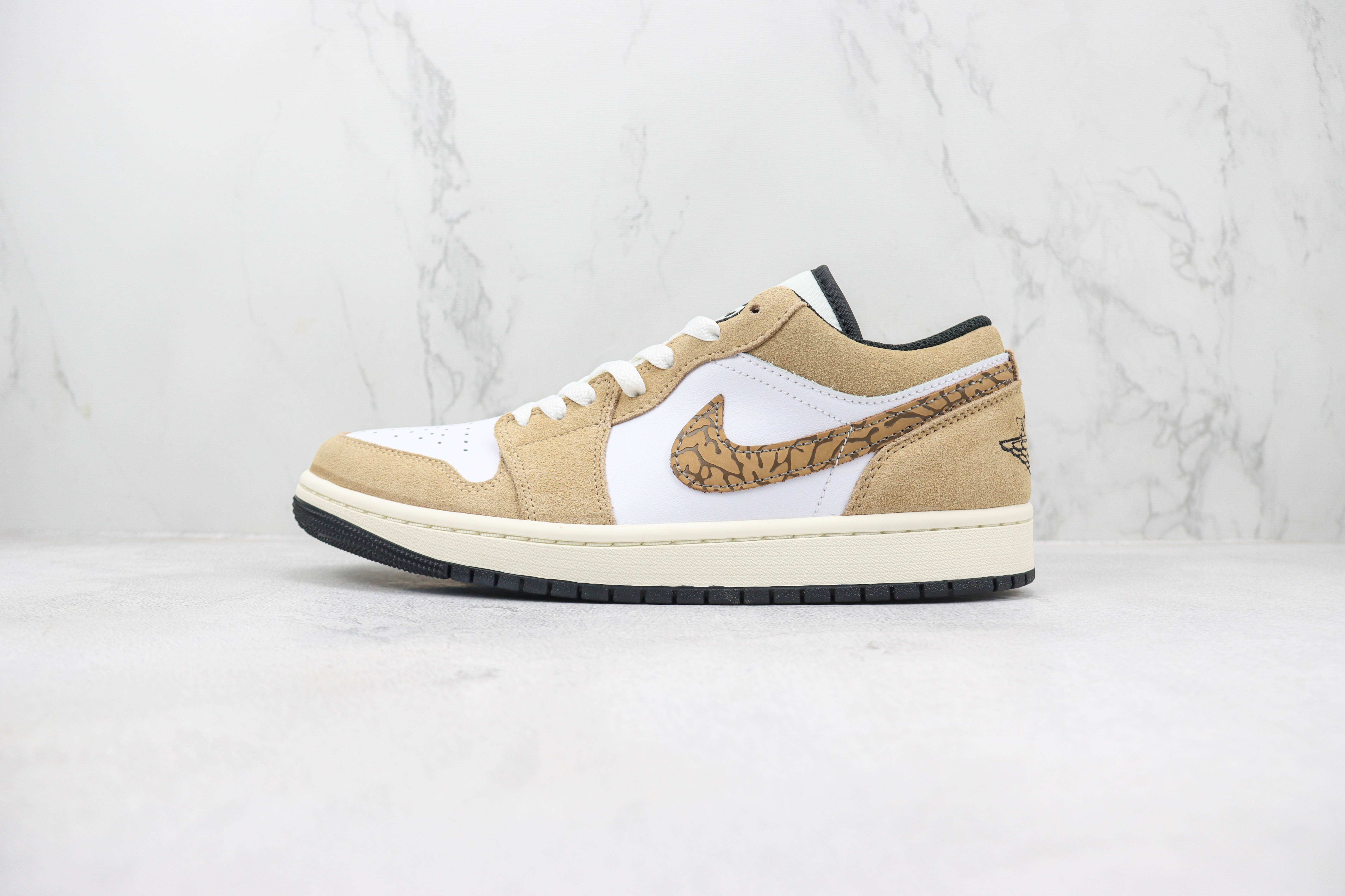 Travis Scott x Air Jordan 1 Low White Brown