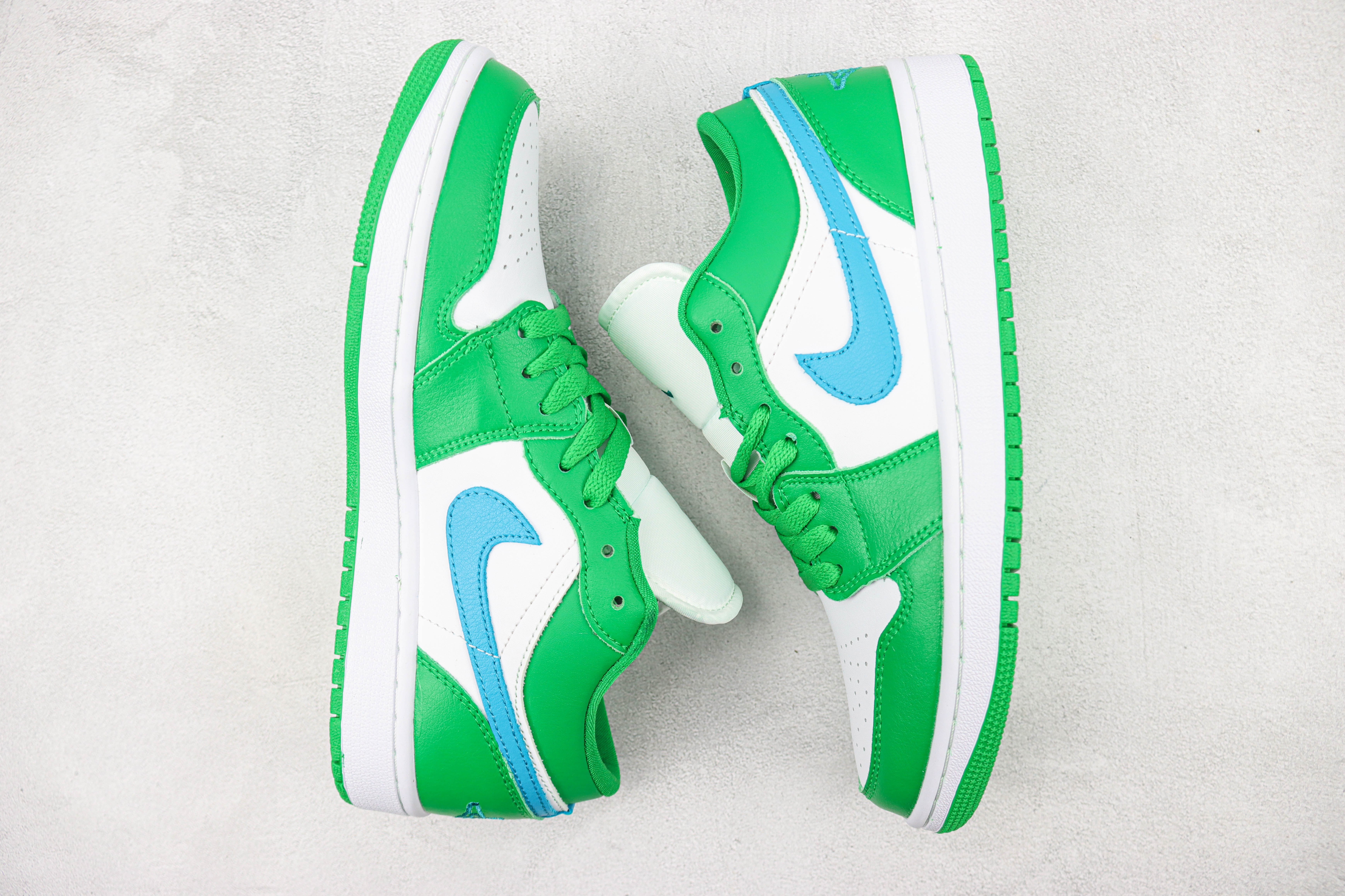 Travis Scott x Air Jordan 1 Low White Green Blue