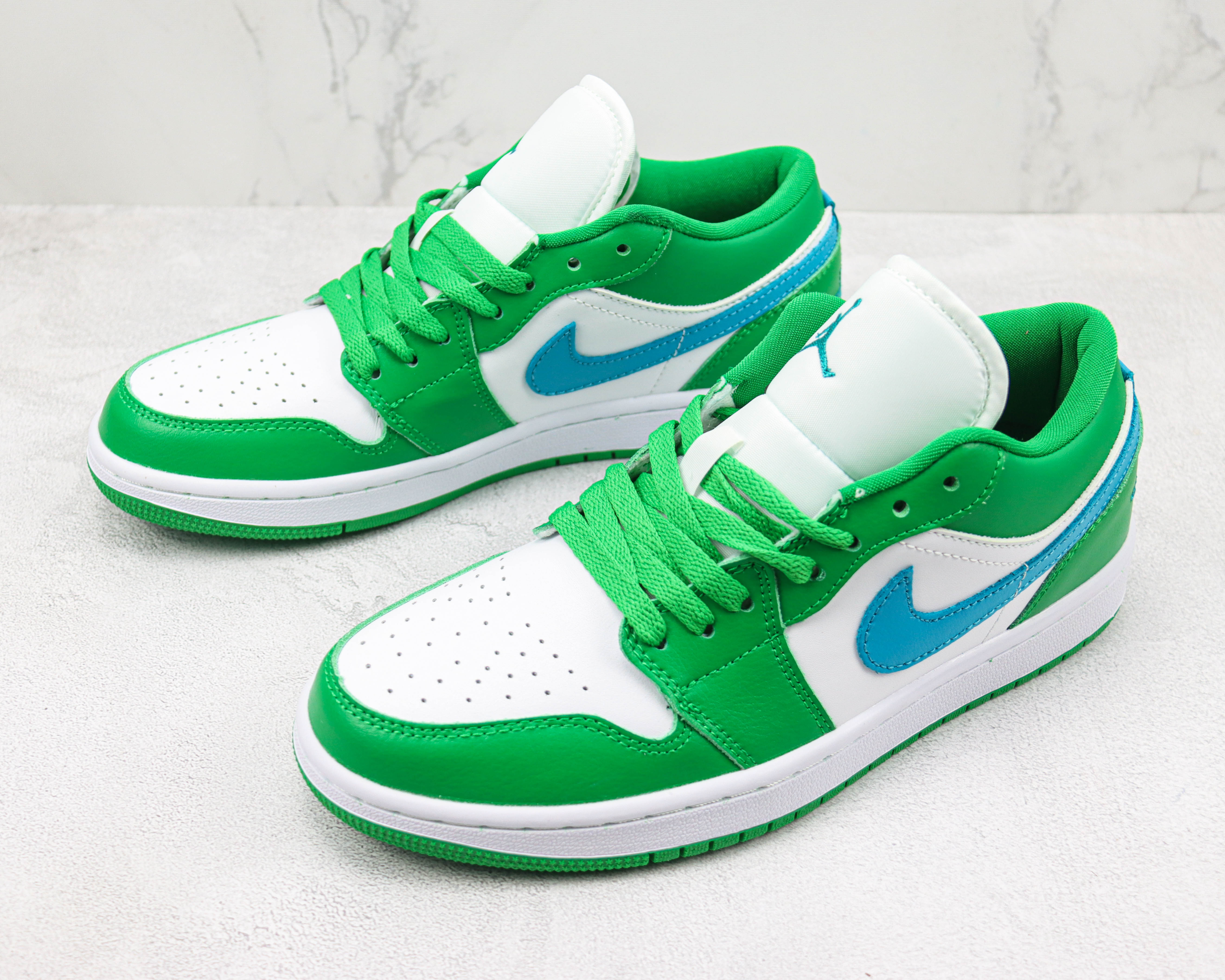 Travis Scott x Air Jordan 1 Low White Green Blue
