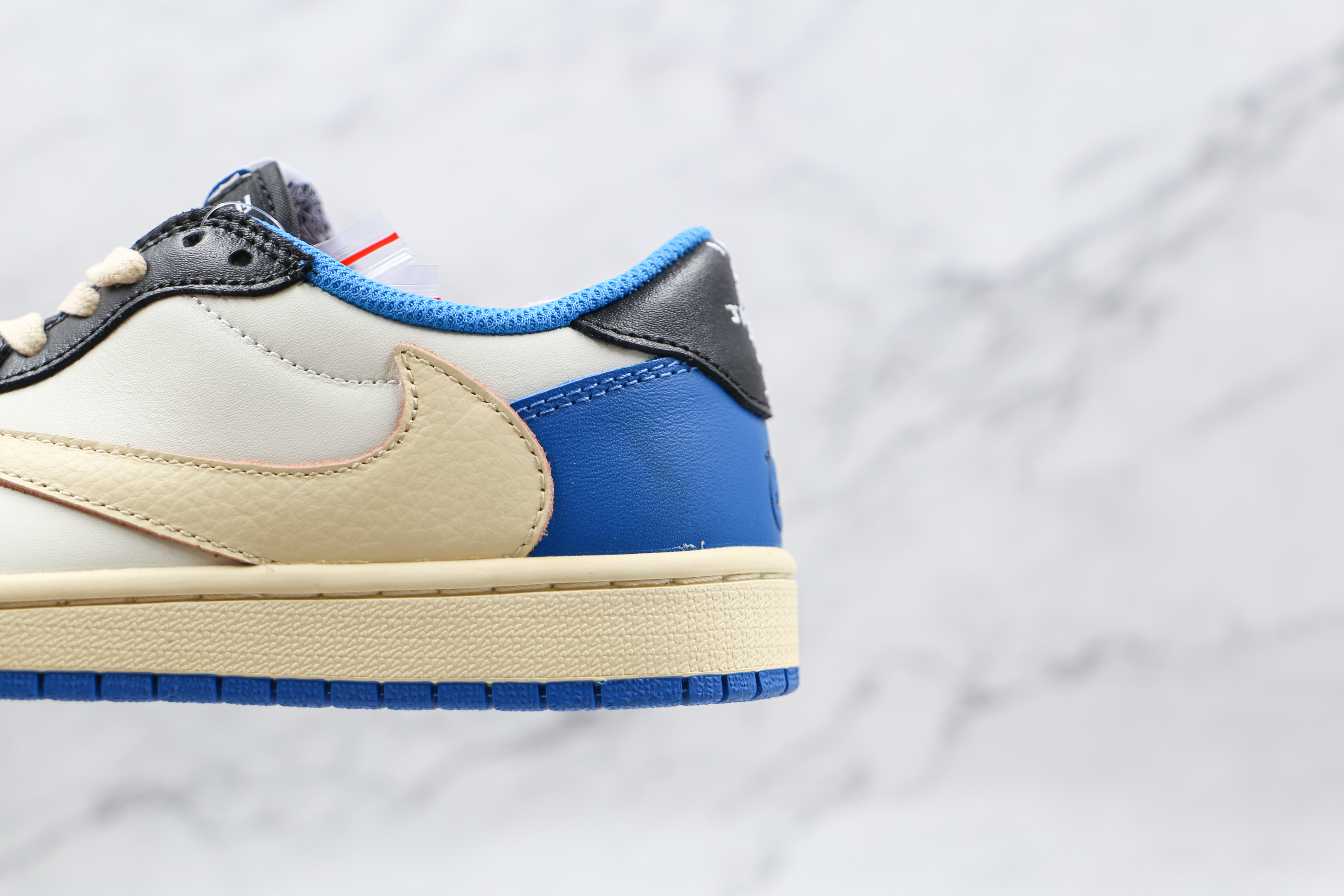 Travis Scott x Fragment Design x Air Jordan 1 Low