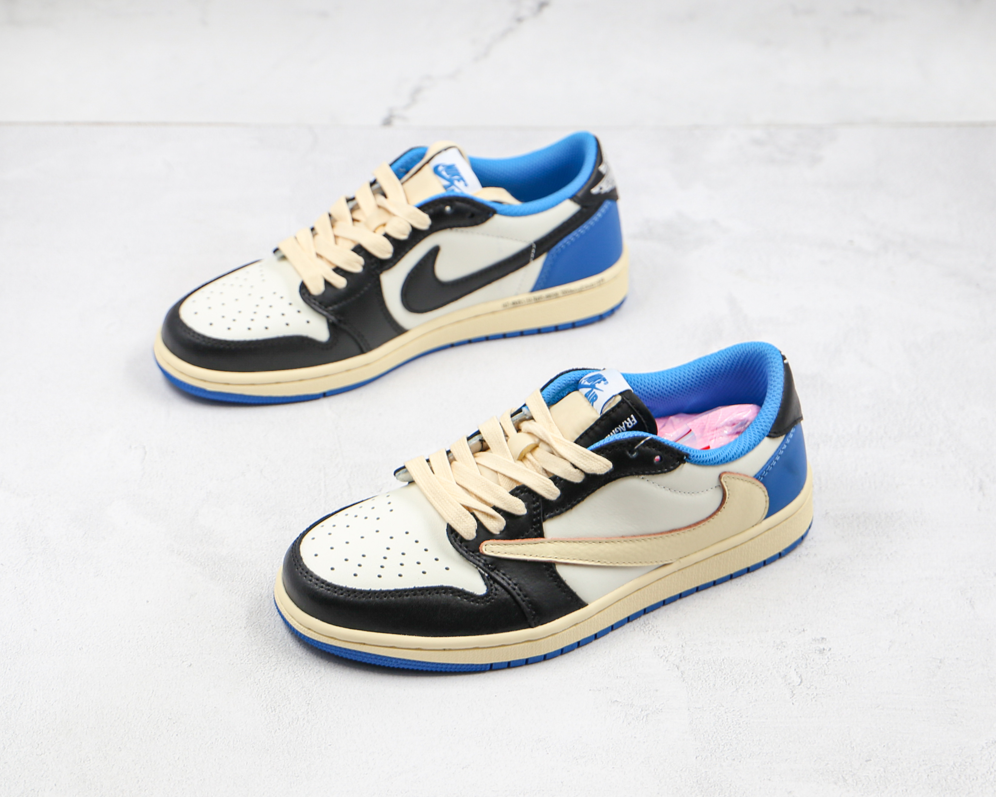 Travis Scott x Fragment Design x Air Jordan 1 Low