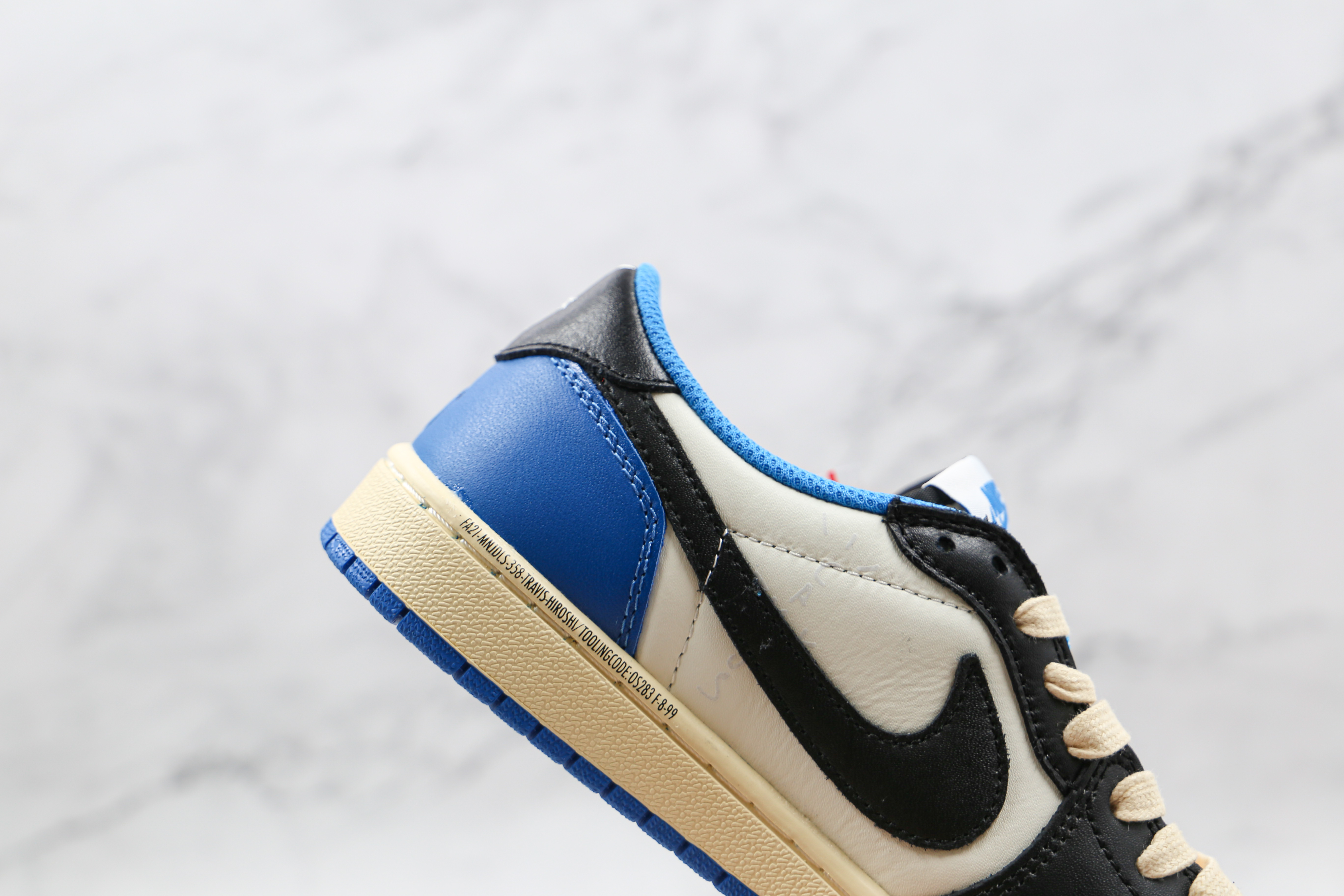 Travis Scott x Fragment Design x Air Jordan 1 Low