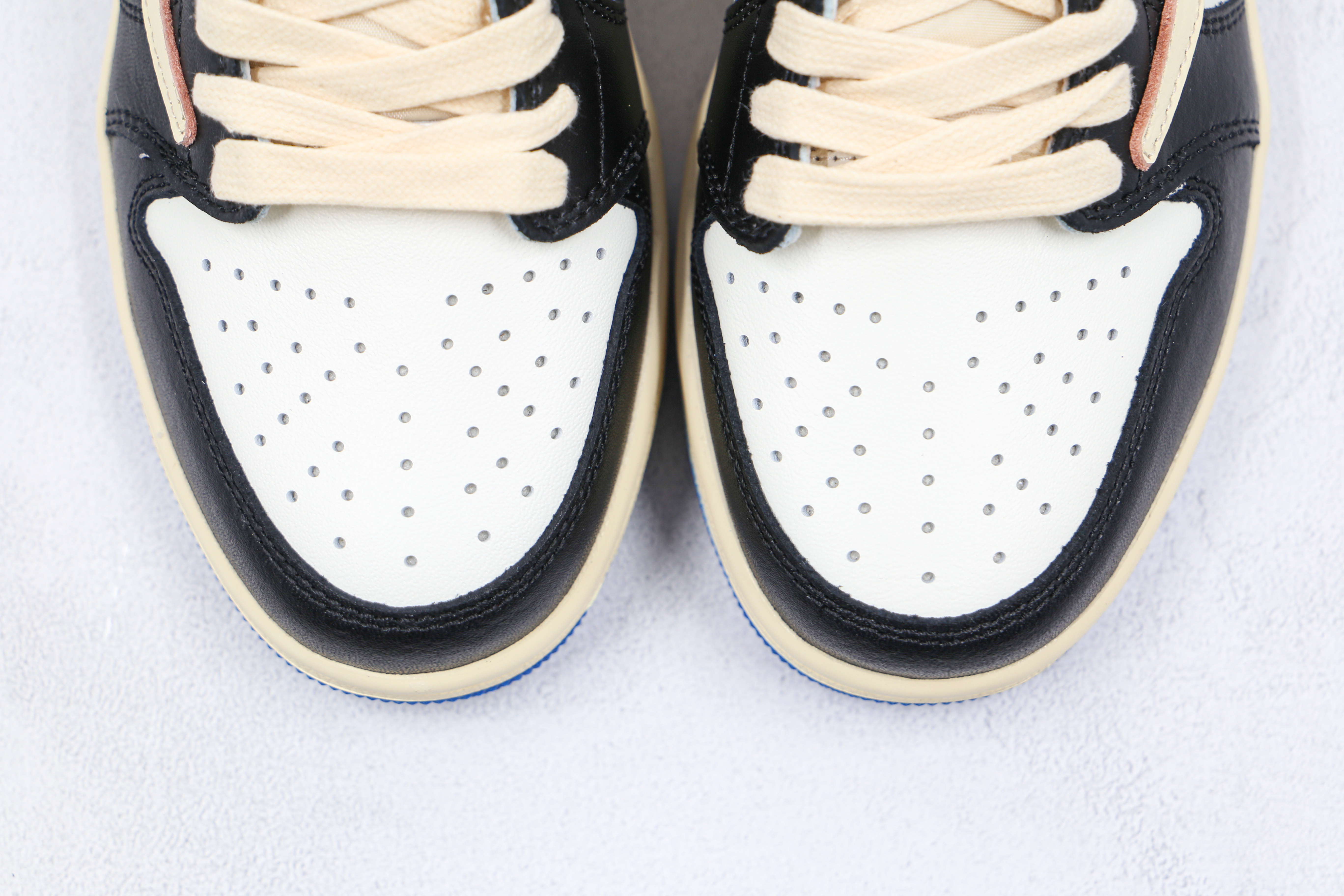 Travis Scott x Fragment Design x Air Jordan 1 Low