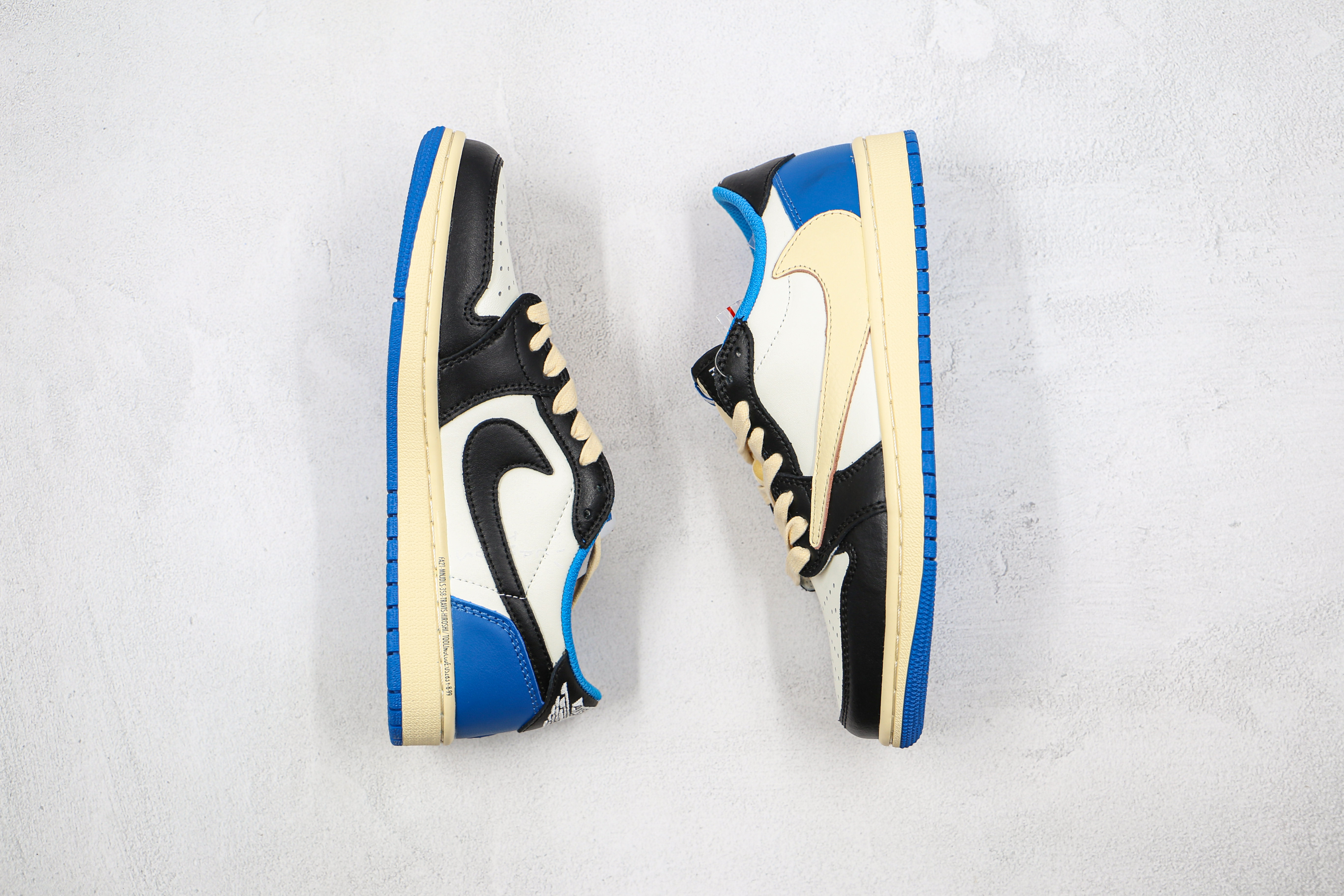 Travis Scott x Fragment Design x Air Jordan 1 Low