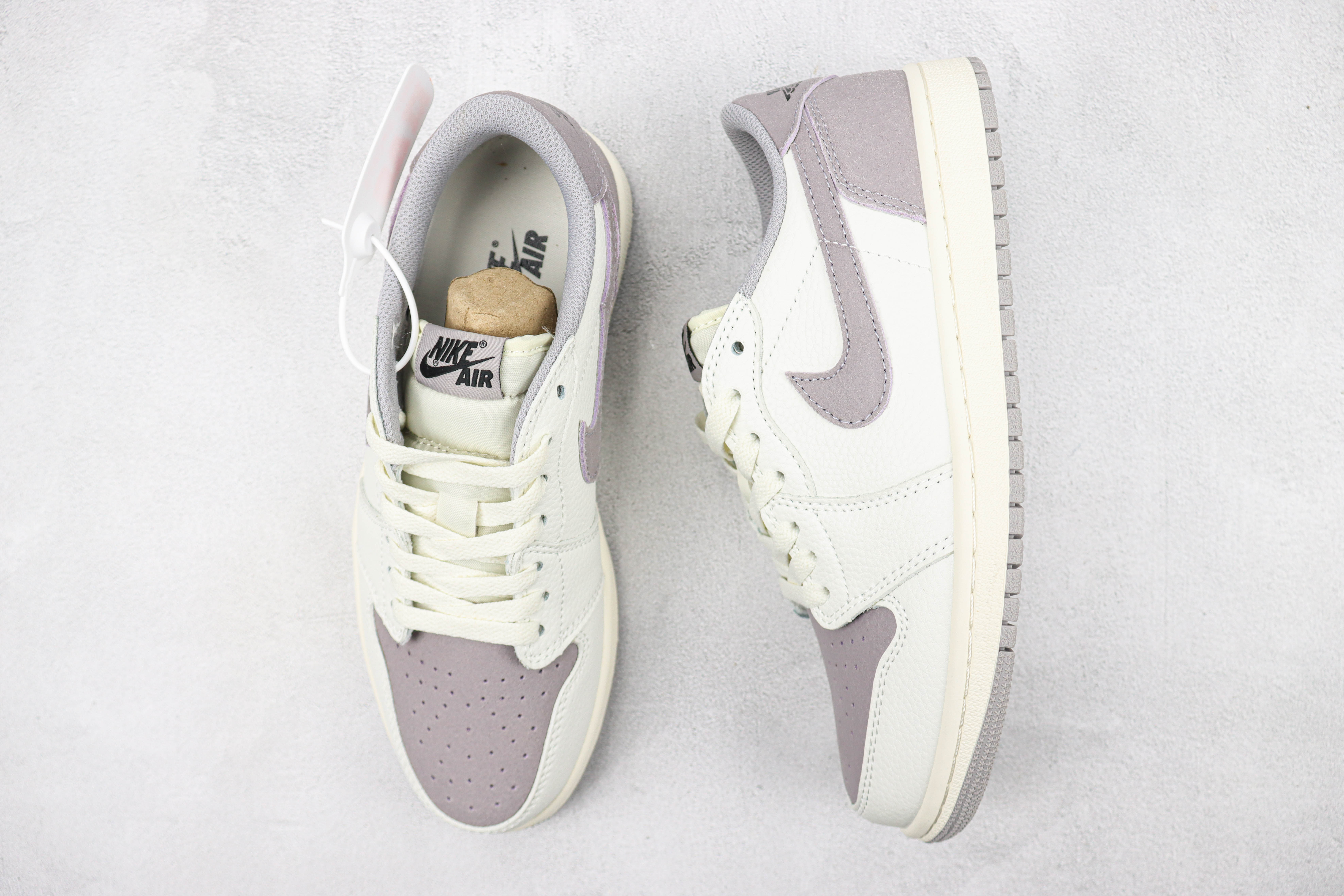 Air Jordan 1 Low “Atmosphere Grey”