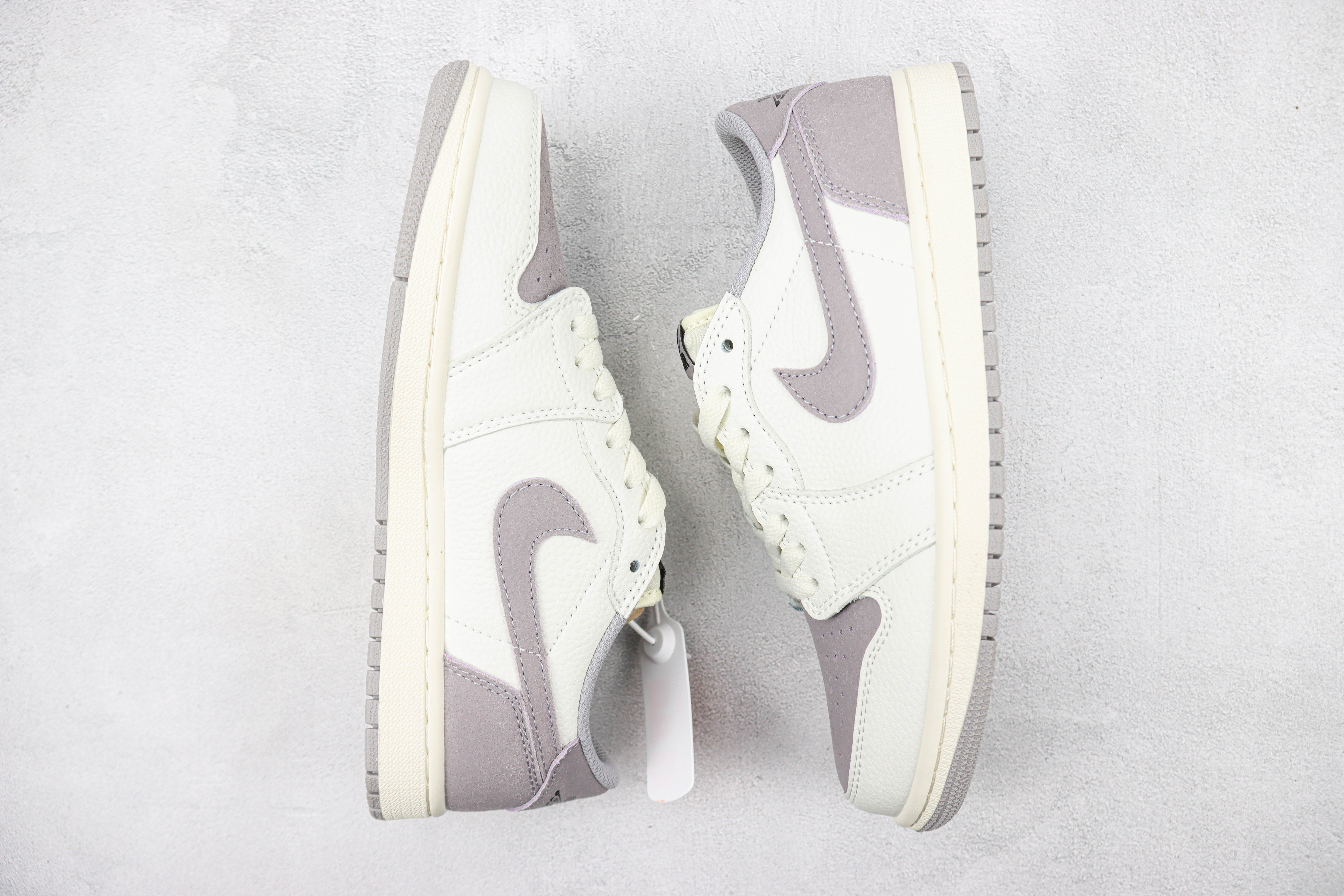 Air Jordan 1 Low “Atmosphere Grey”