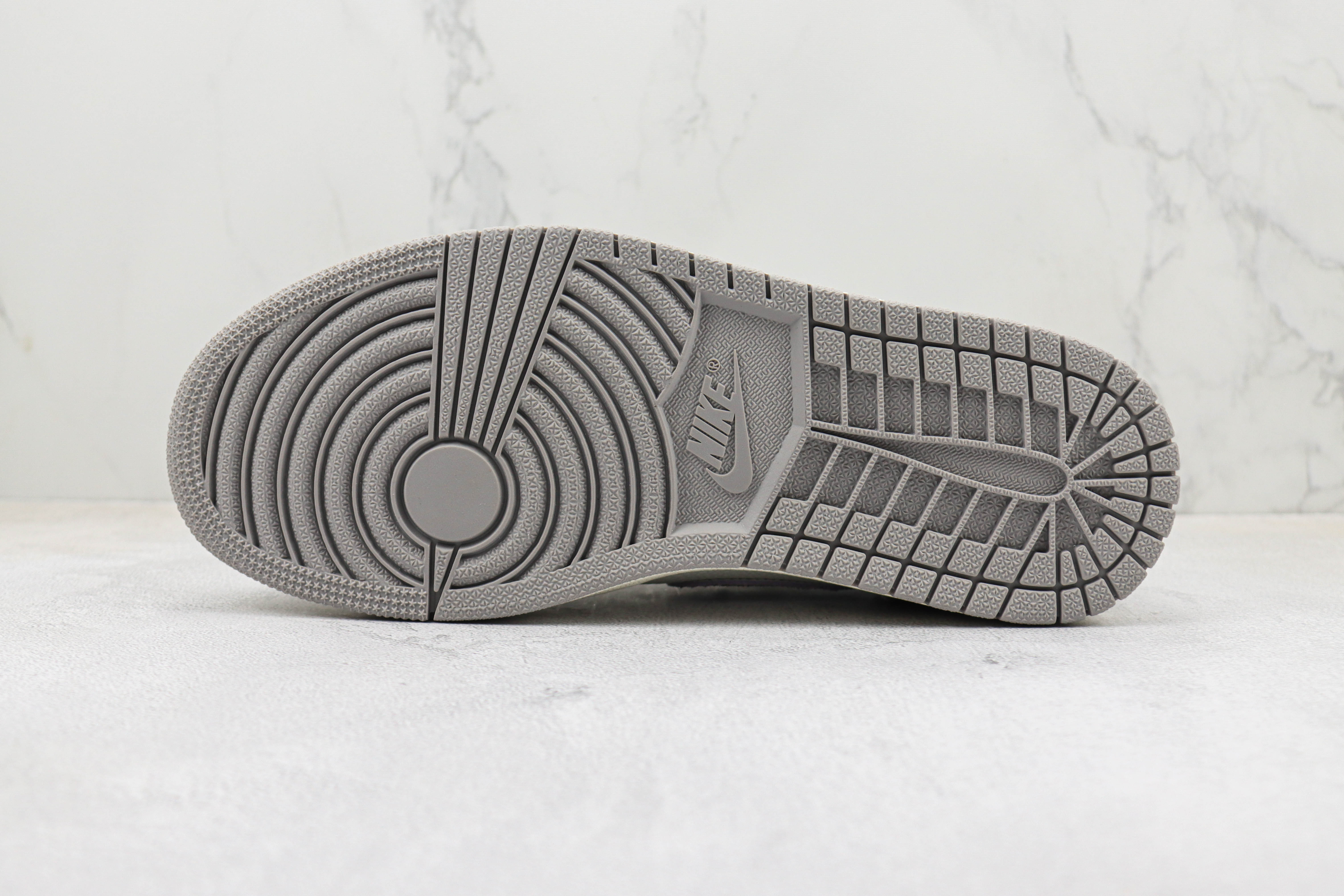 Air Jordan 1 Low “Atmosphere Grey”