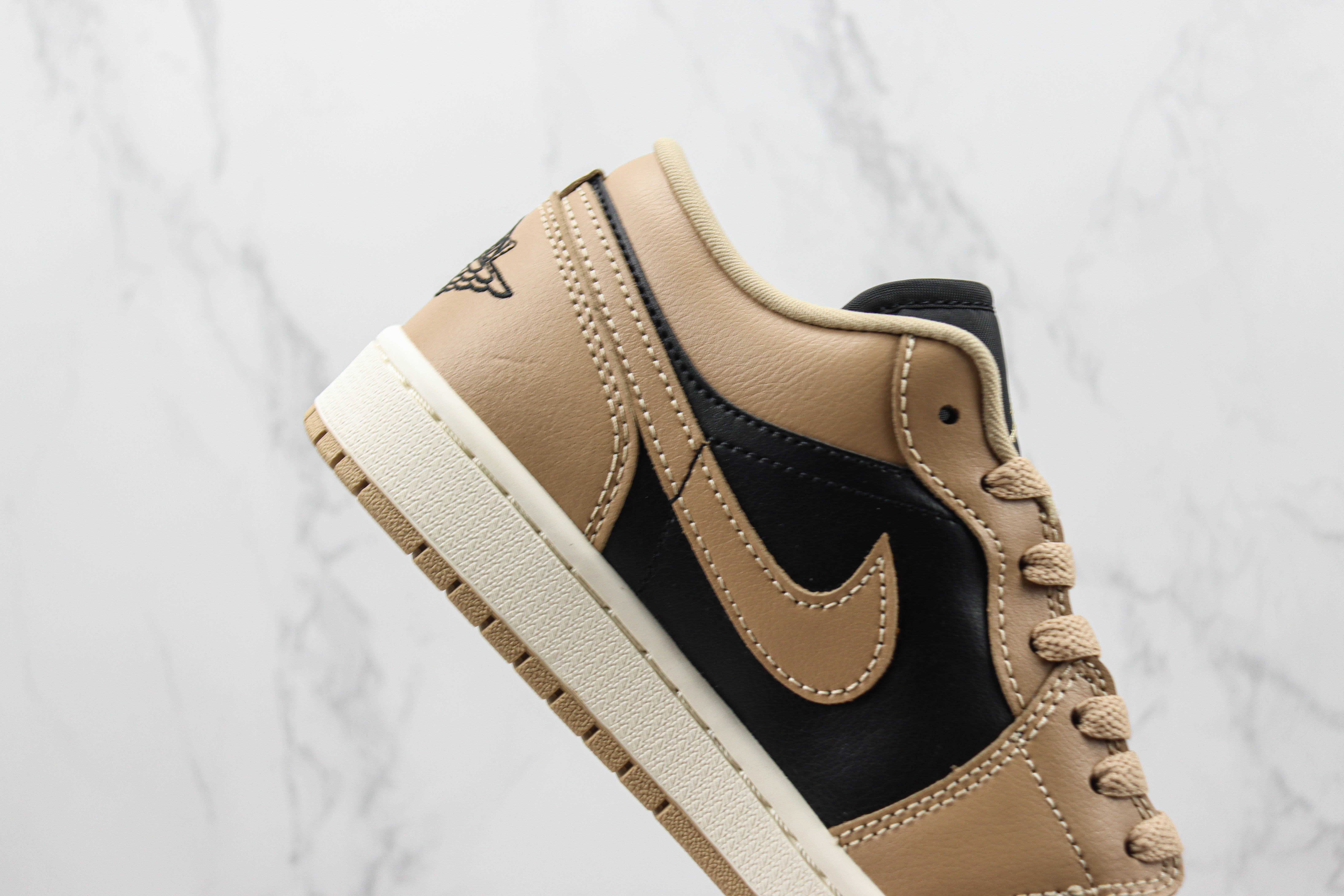 Air Jordan 1 Low Brown