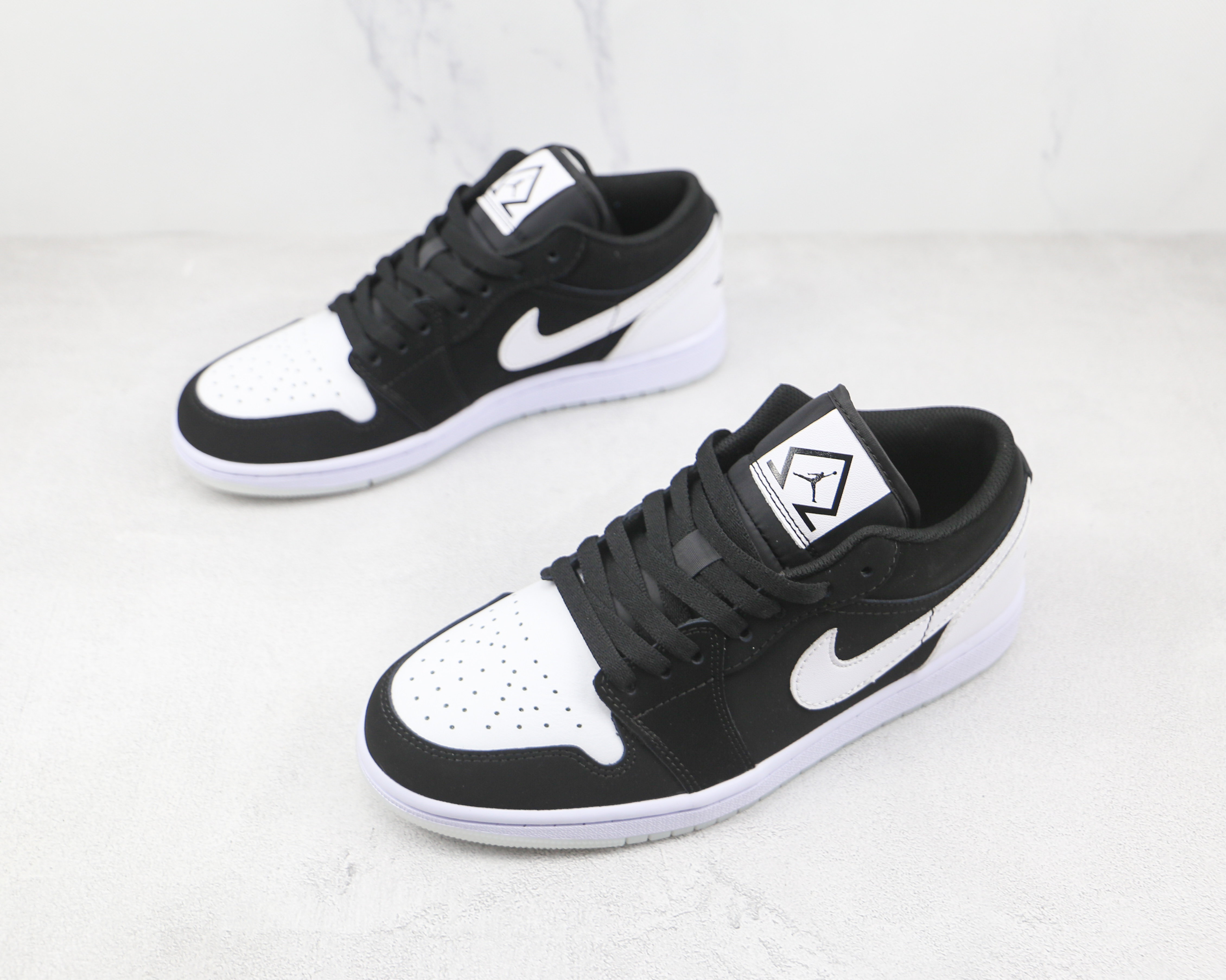 Air Jordan 1 Low Diamond