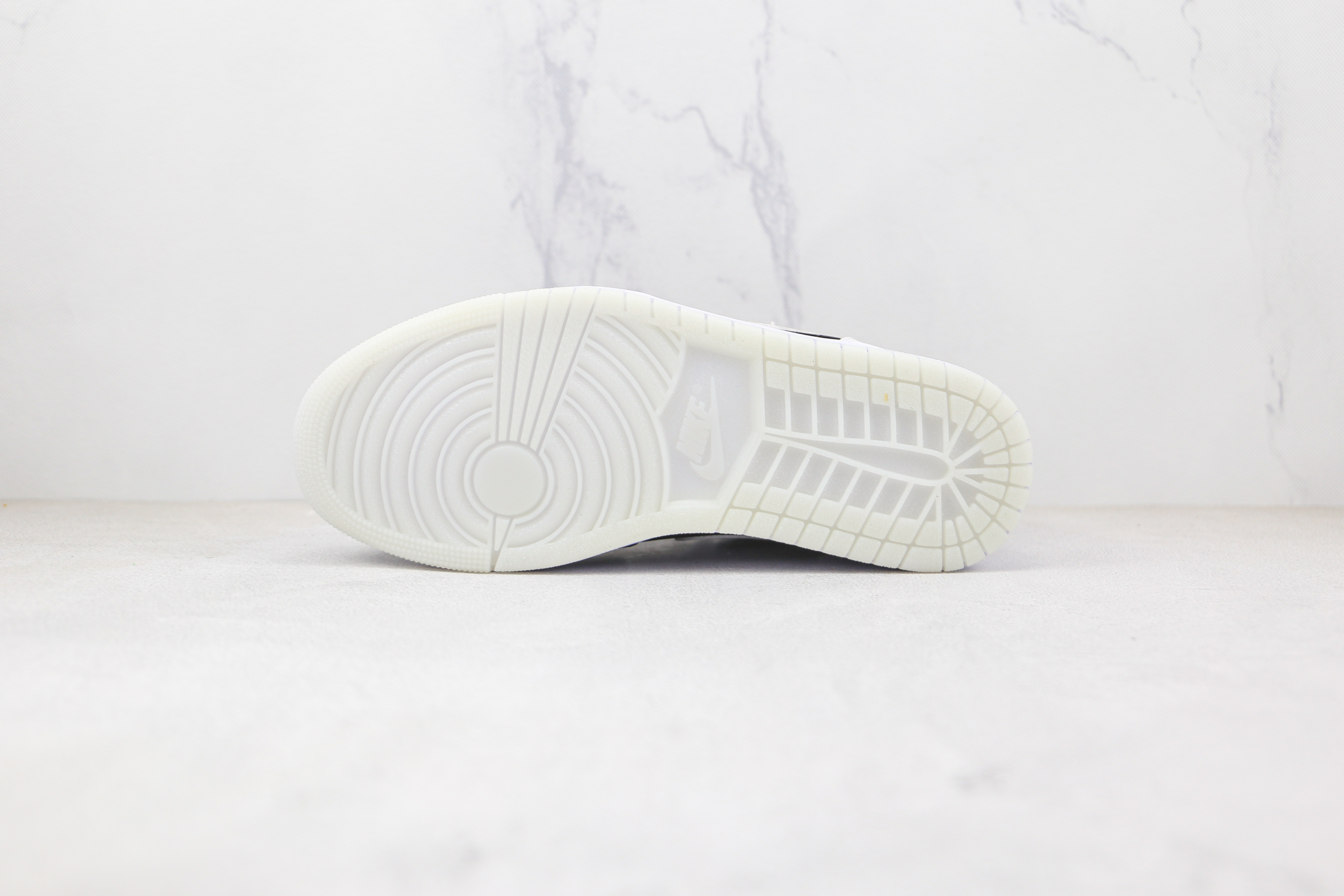 Air Jordan 1 Low Diamond