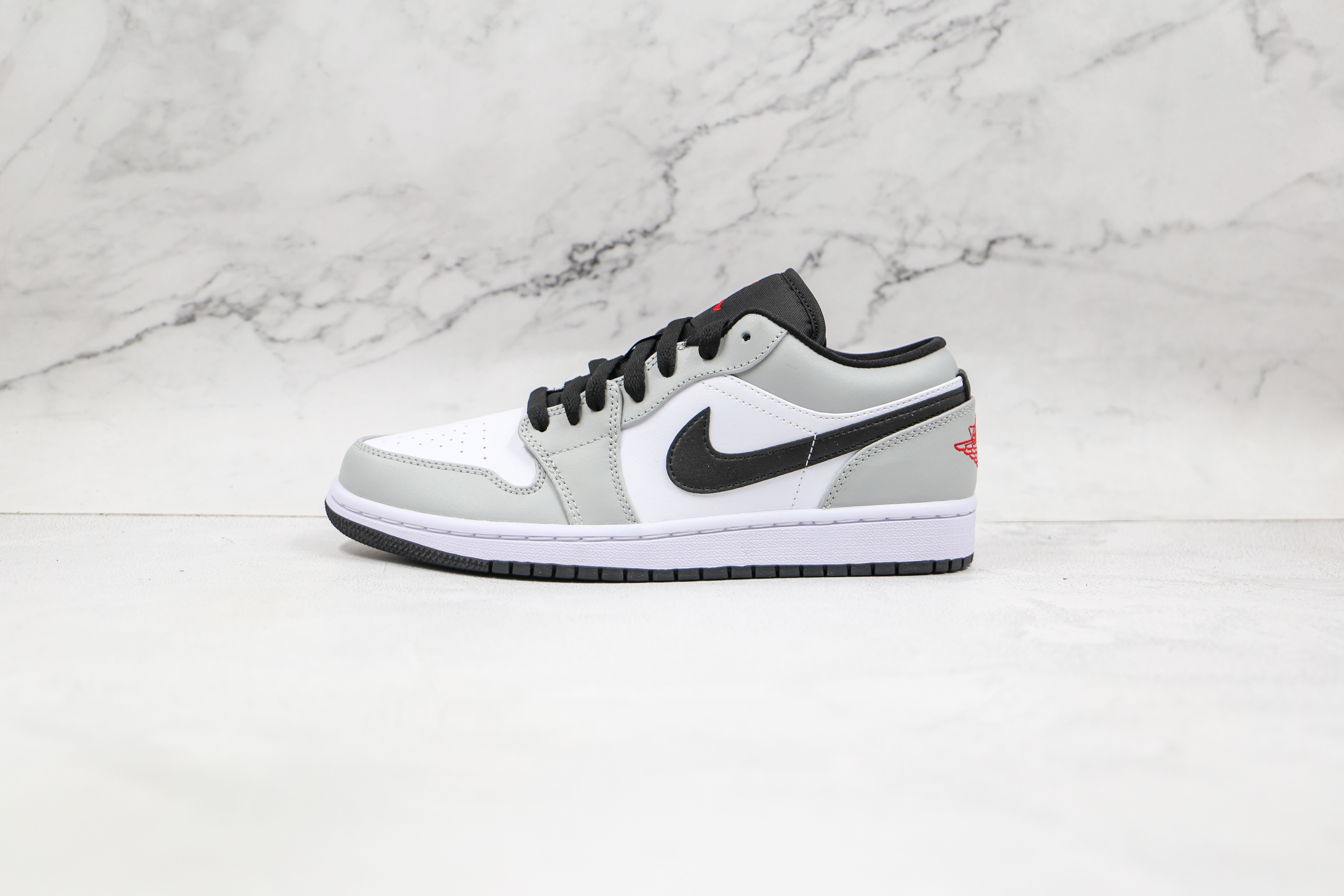 Air Jordan 1 Low Light Smoke Grey