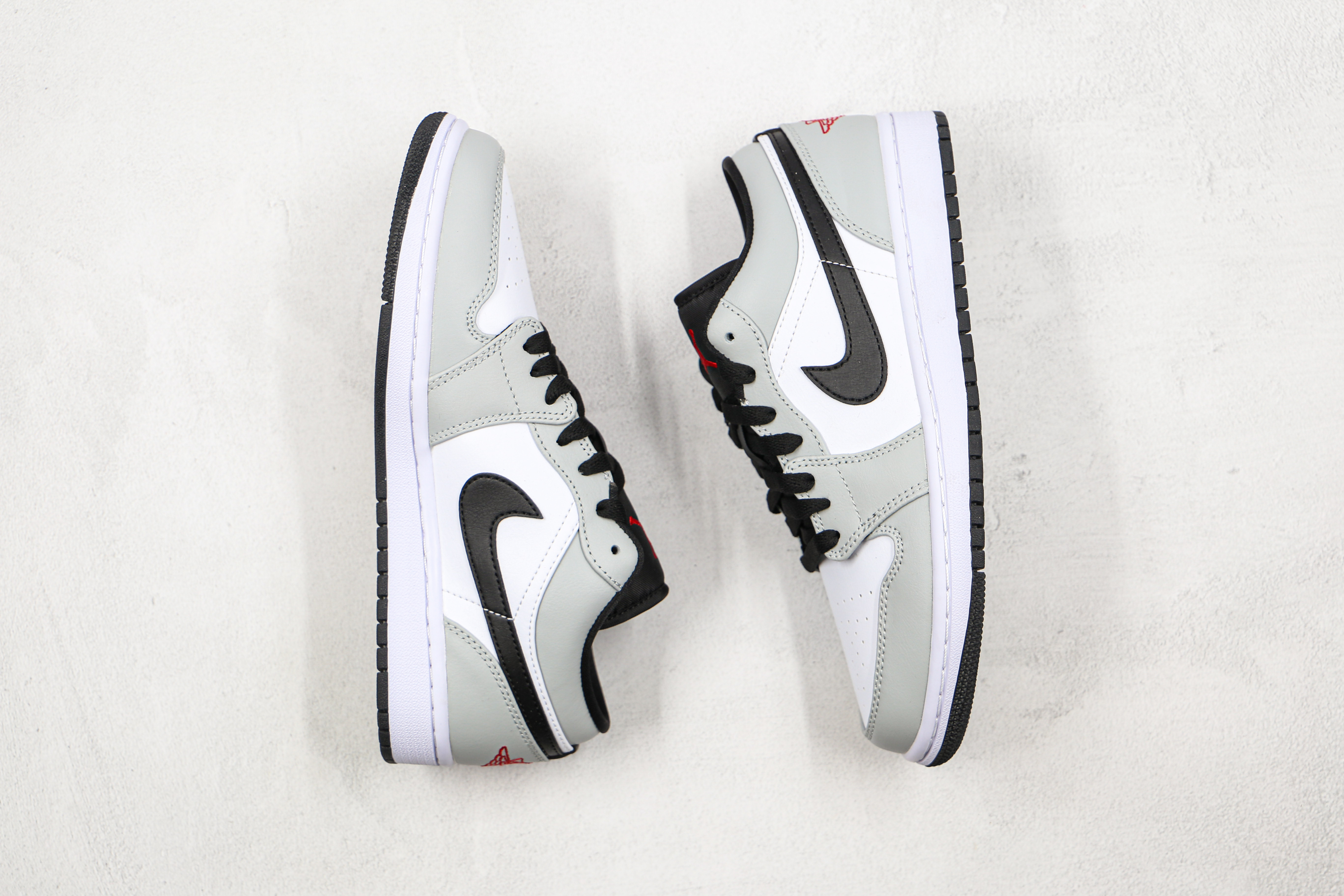 Air Jordan 1 Low Light Smoke Grey