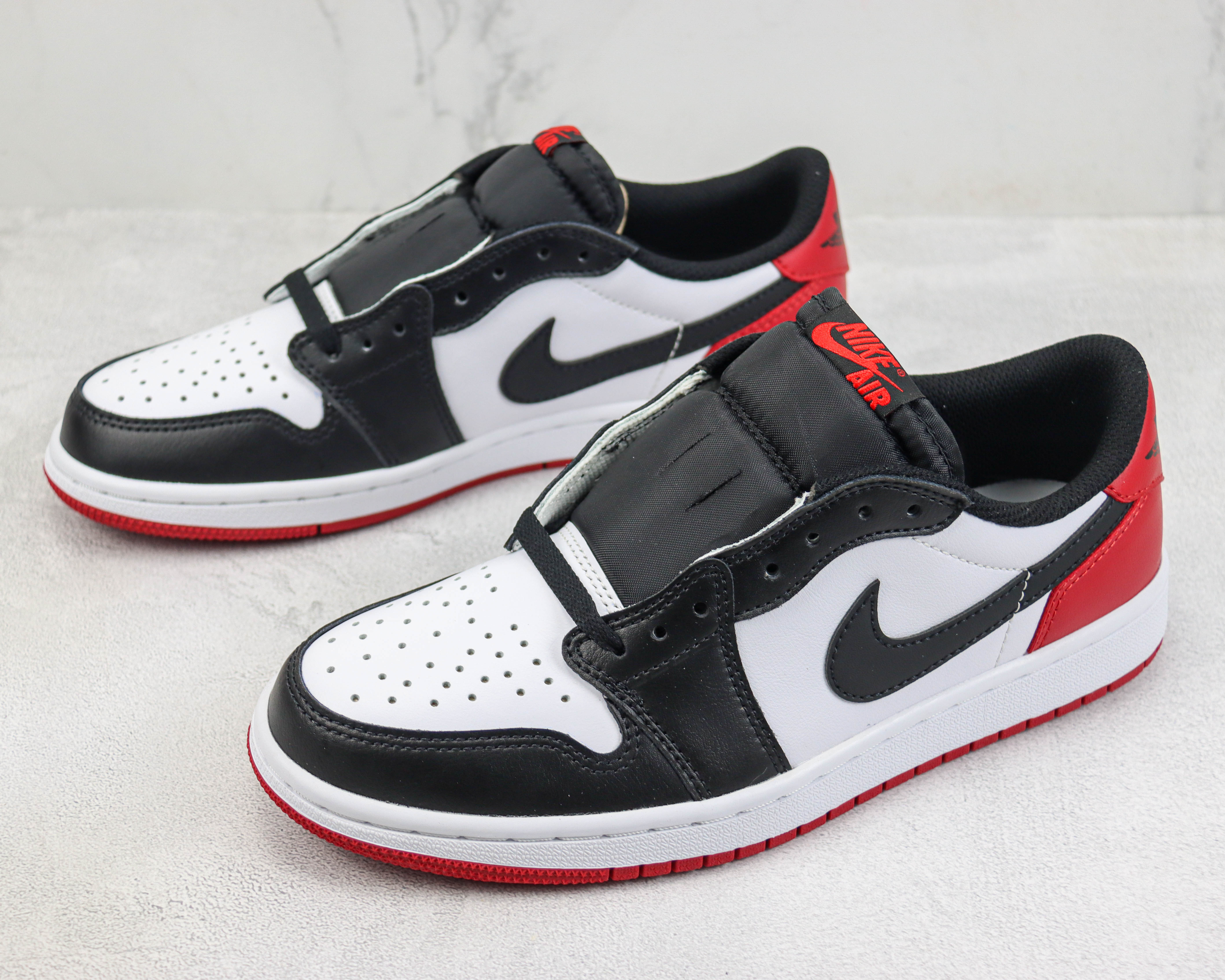 Air Jordan 1 Low OG “Black Toe”Black Toe