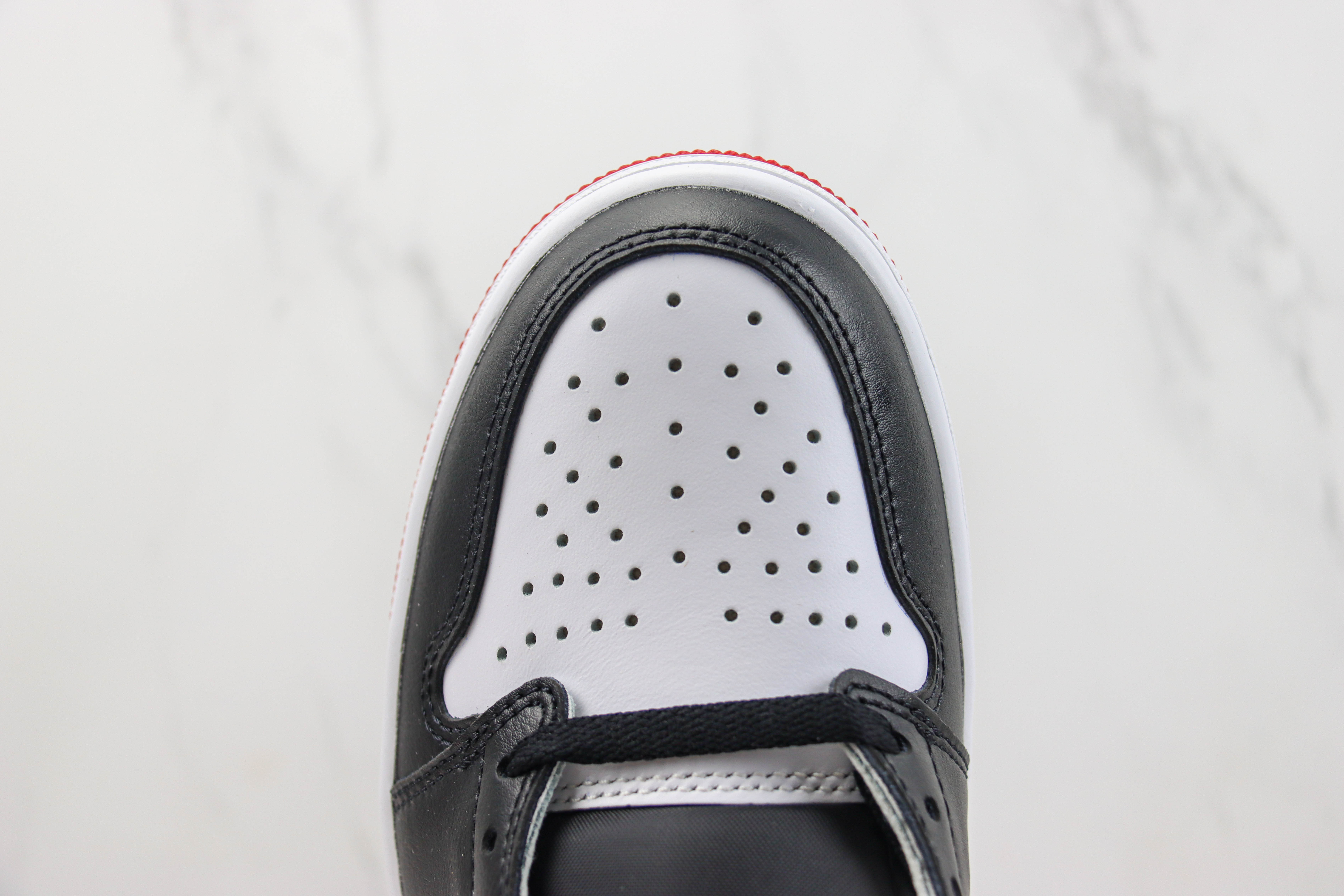Air Jordan 1 Low OG “Black Toe”Black Toe