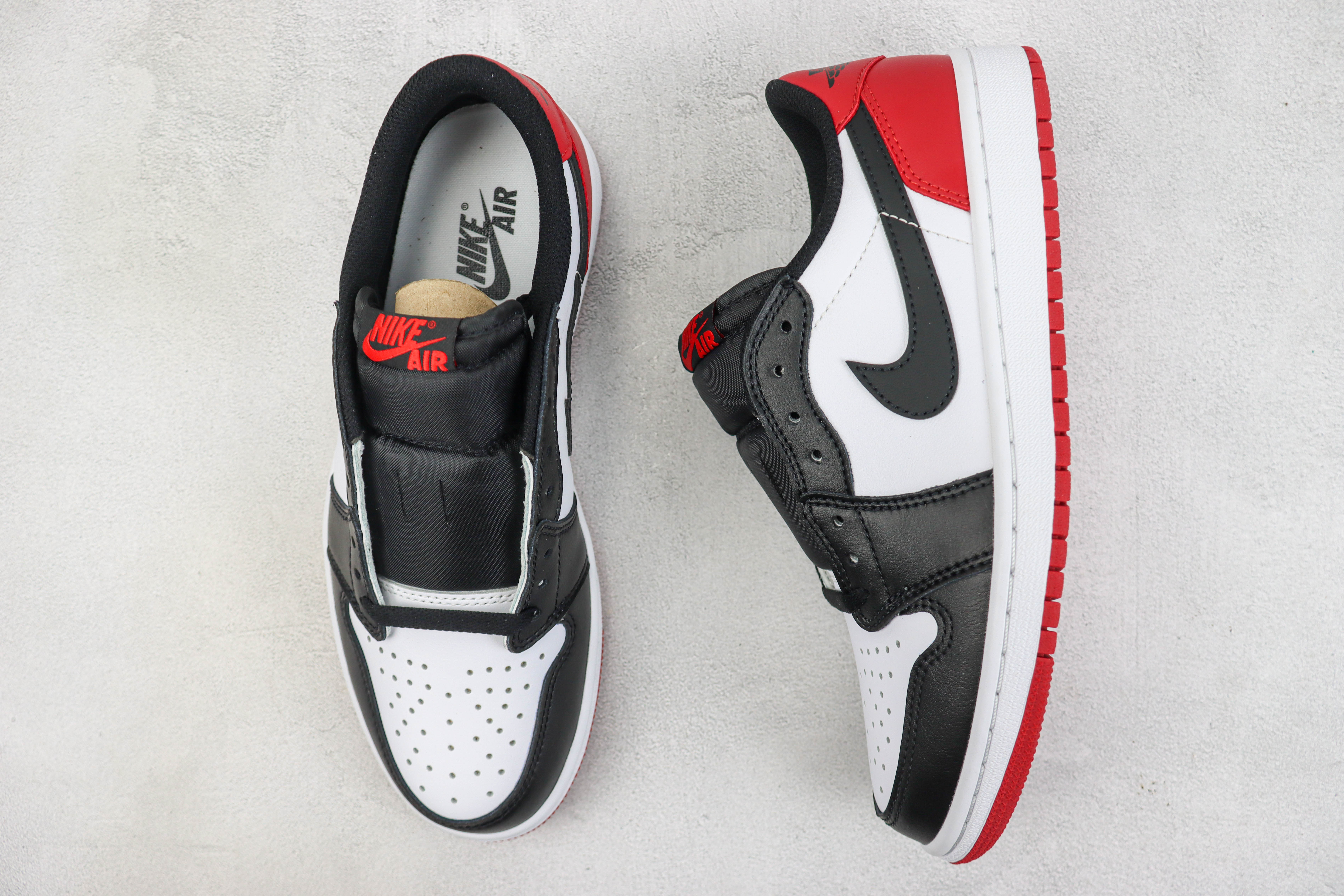 Air Jordan 1 Low OG “Black Toe”Black Toe