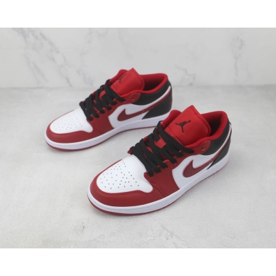Air Jordan 1 Low Red, white And Black 02